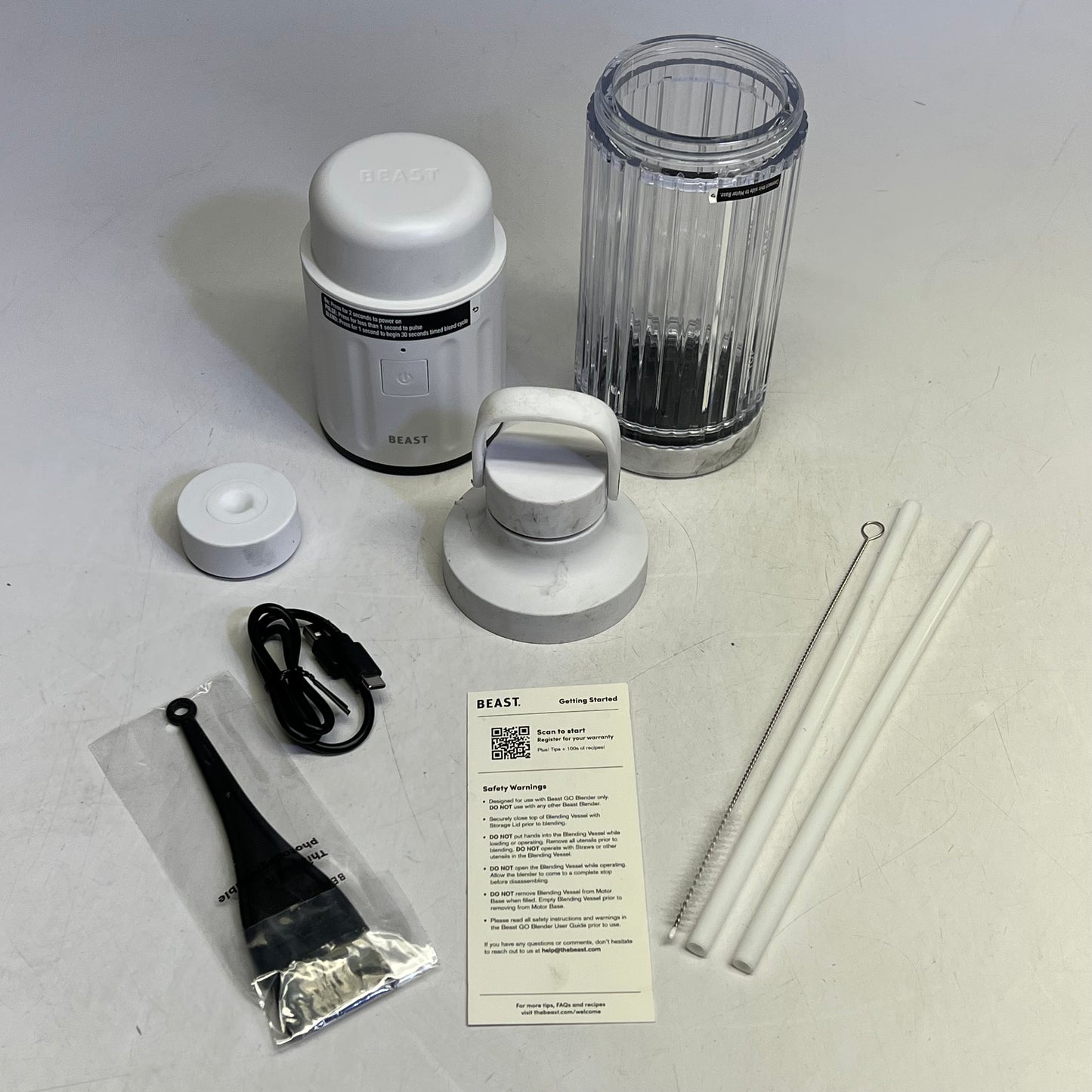 ZA@ BEAST Go Cordless Premium Portable Blender W/ Drinking Cap & Straw 11.12V Cloud White (As-is)