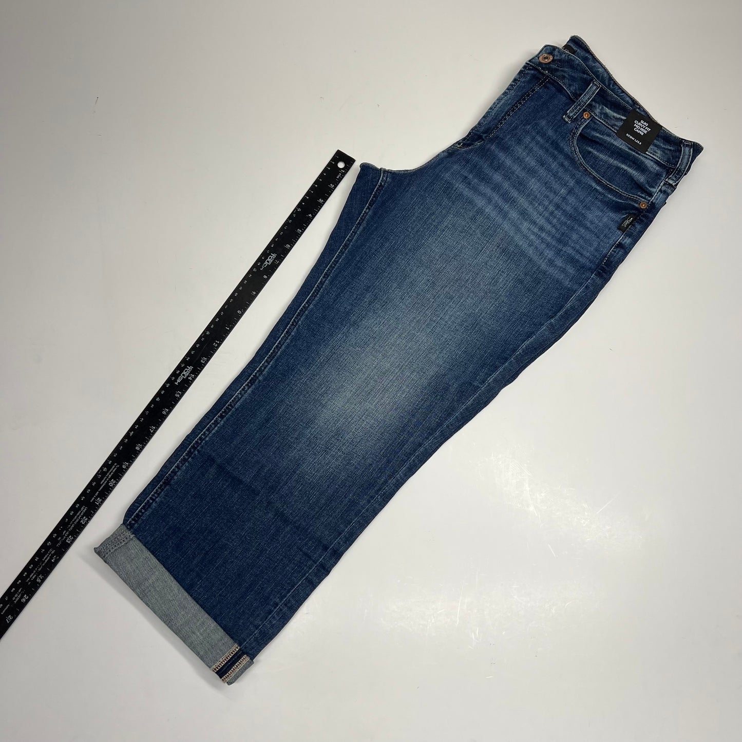 SILVER JEANS CO Suki Curvy Fit Mid Rise Capri Jean Women's Sz 18W/23.5 Indigo