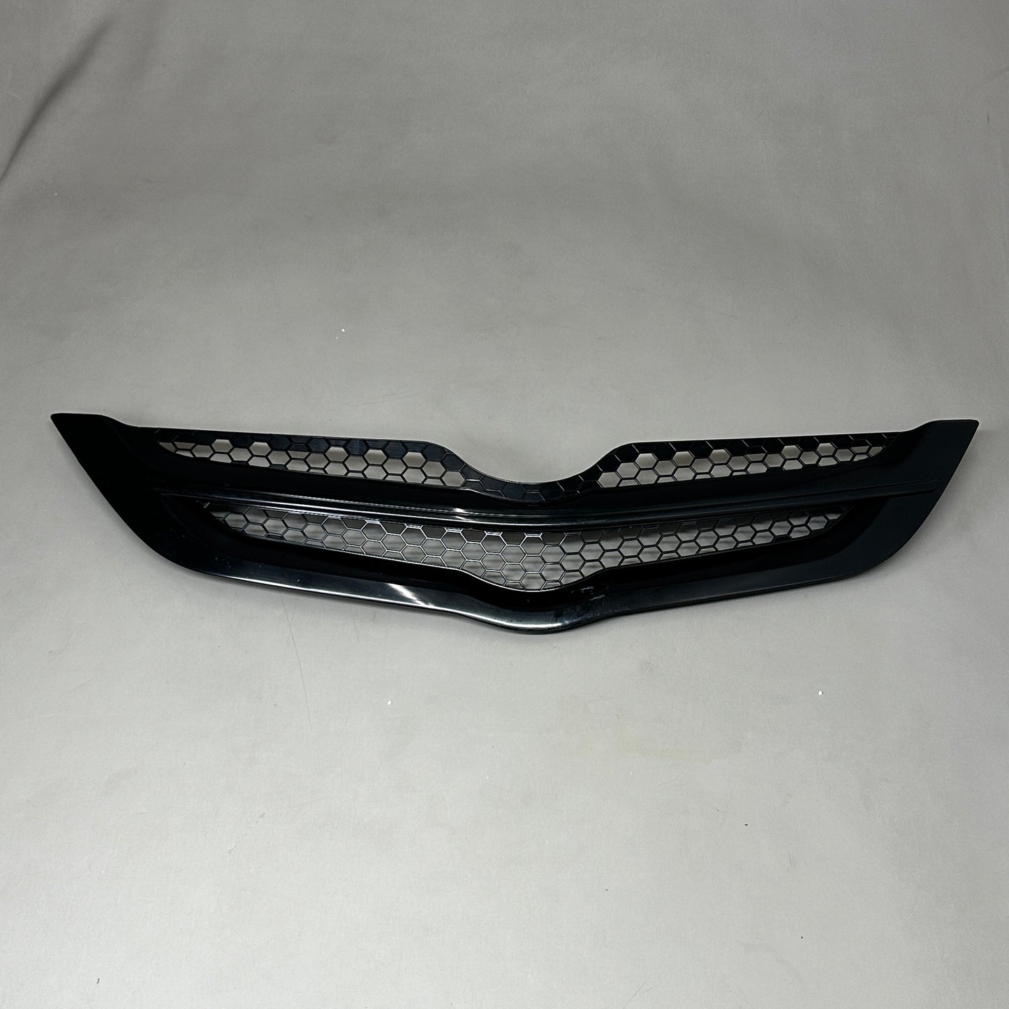 ZA@ 2008 TOYOTA Yaris Front Bumper Grill 37.5" Black (AS-IS)