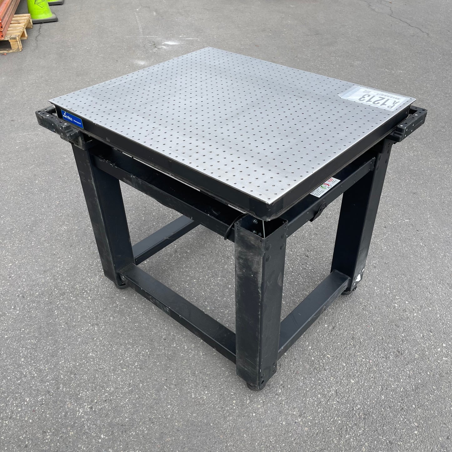 NEWPORT Vision IsoStation Optical Workstation Black 39"x34"x33" (AS-IS)