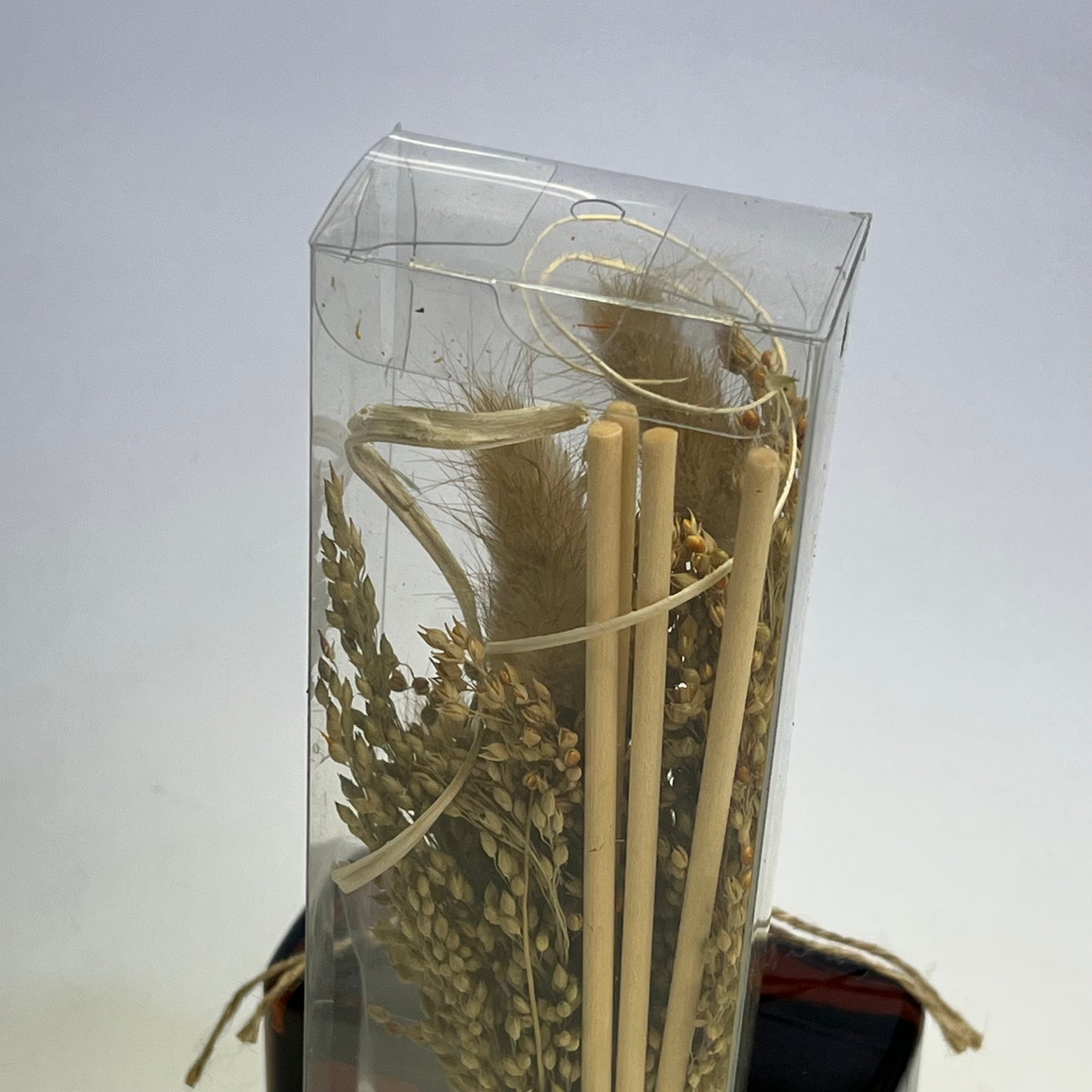 ANDALUCA HOME Amber Vanilla Dried Reed Bundle Fragrance Diffuser 7 fl oz Amber