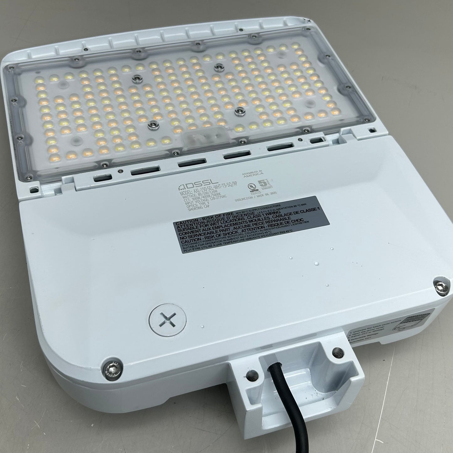 SUNCO LED Area/ Parking Lot Light 80/100/120W White AXL-150-SEL-WHIT-T5-SQ/RP