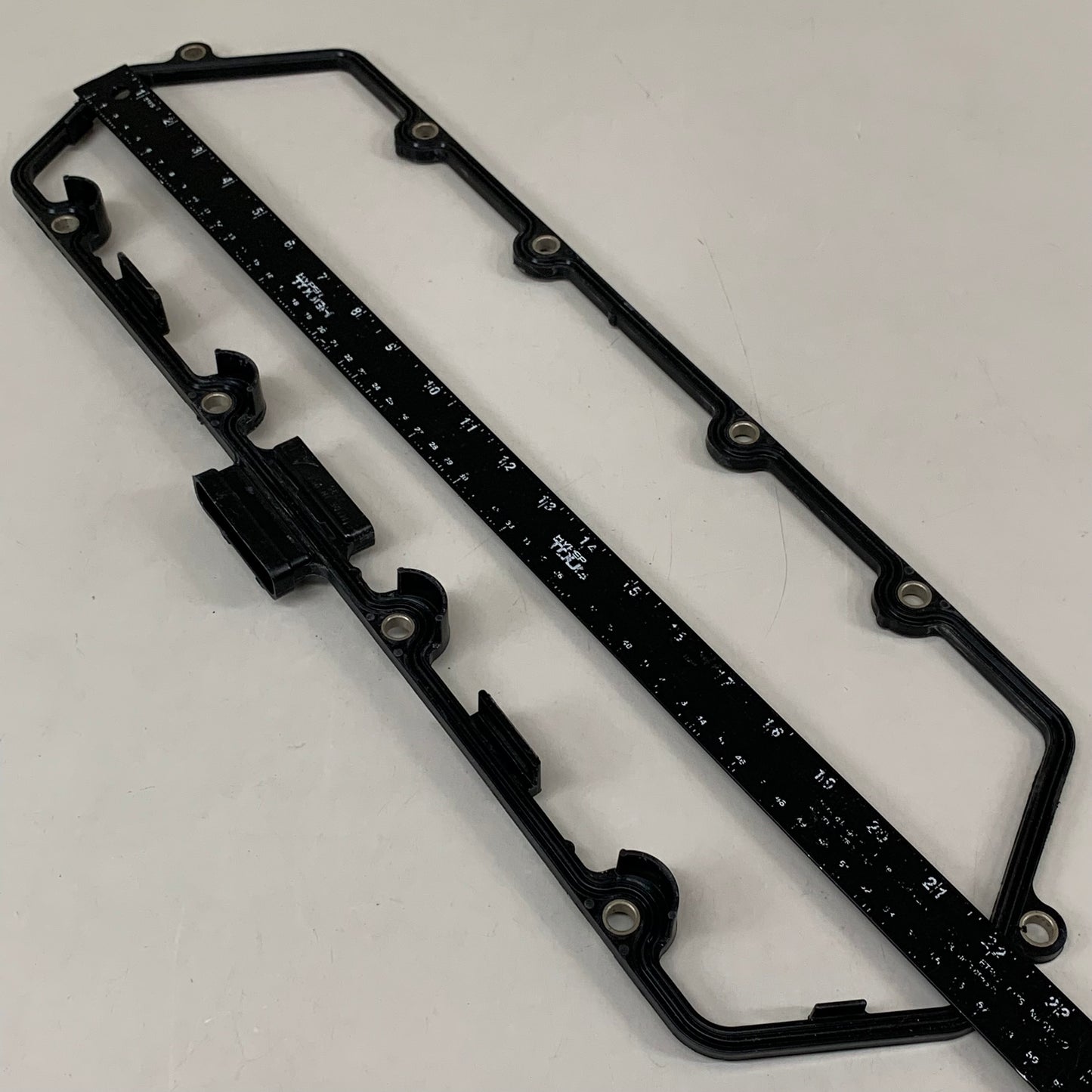 MAHLE Valve Cover Gasket For Ford VS50329