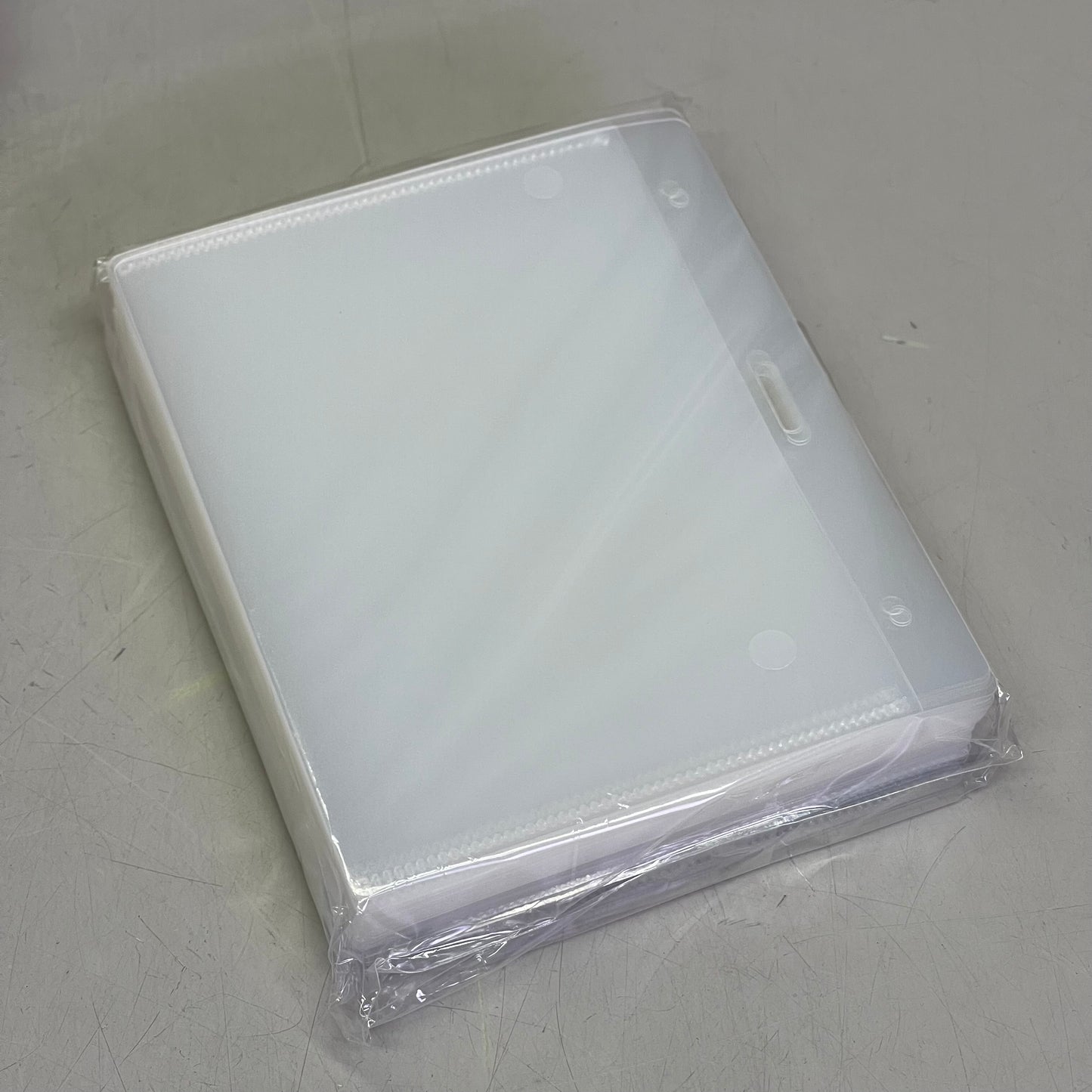 UNIVERSAL (100 PACK) Lanyard Style Badge Holders 3"x4" Cards Clear UNV56005