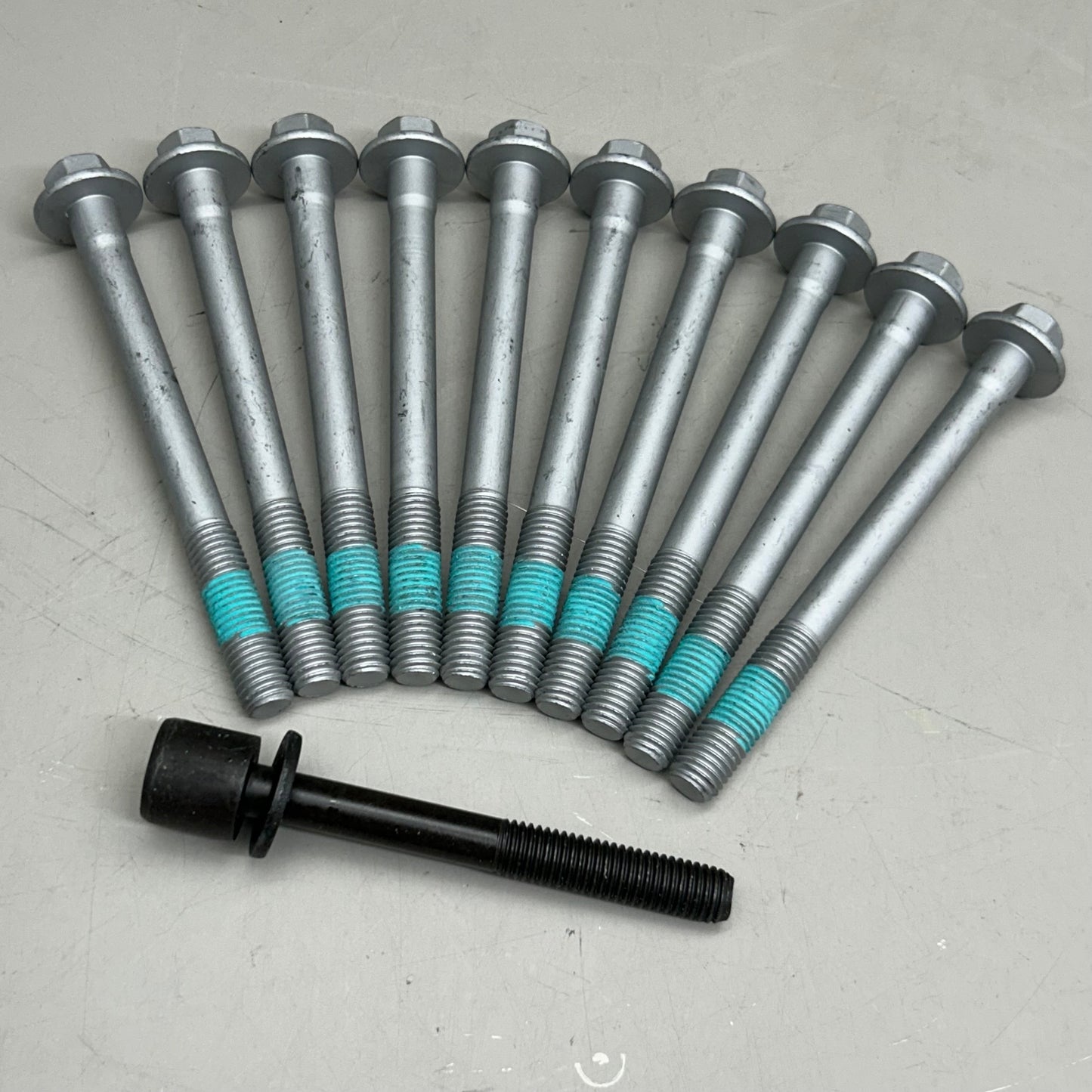 MAHLE Engine Cylinder Head Bolt Replacement Parts For Cadillac & Chevy GS33938