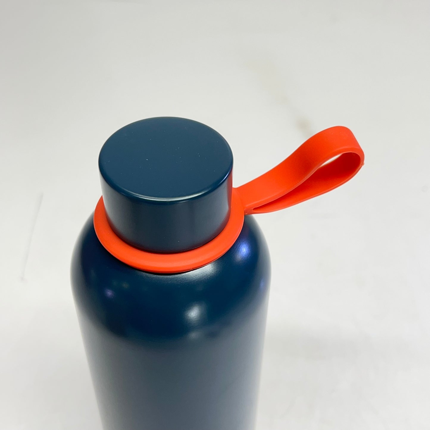 CHRISTIAN ART GIFTS Strong & Courageous Stainless Steel Water Bottle 17 Oz Blue
