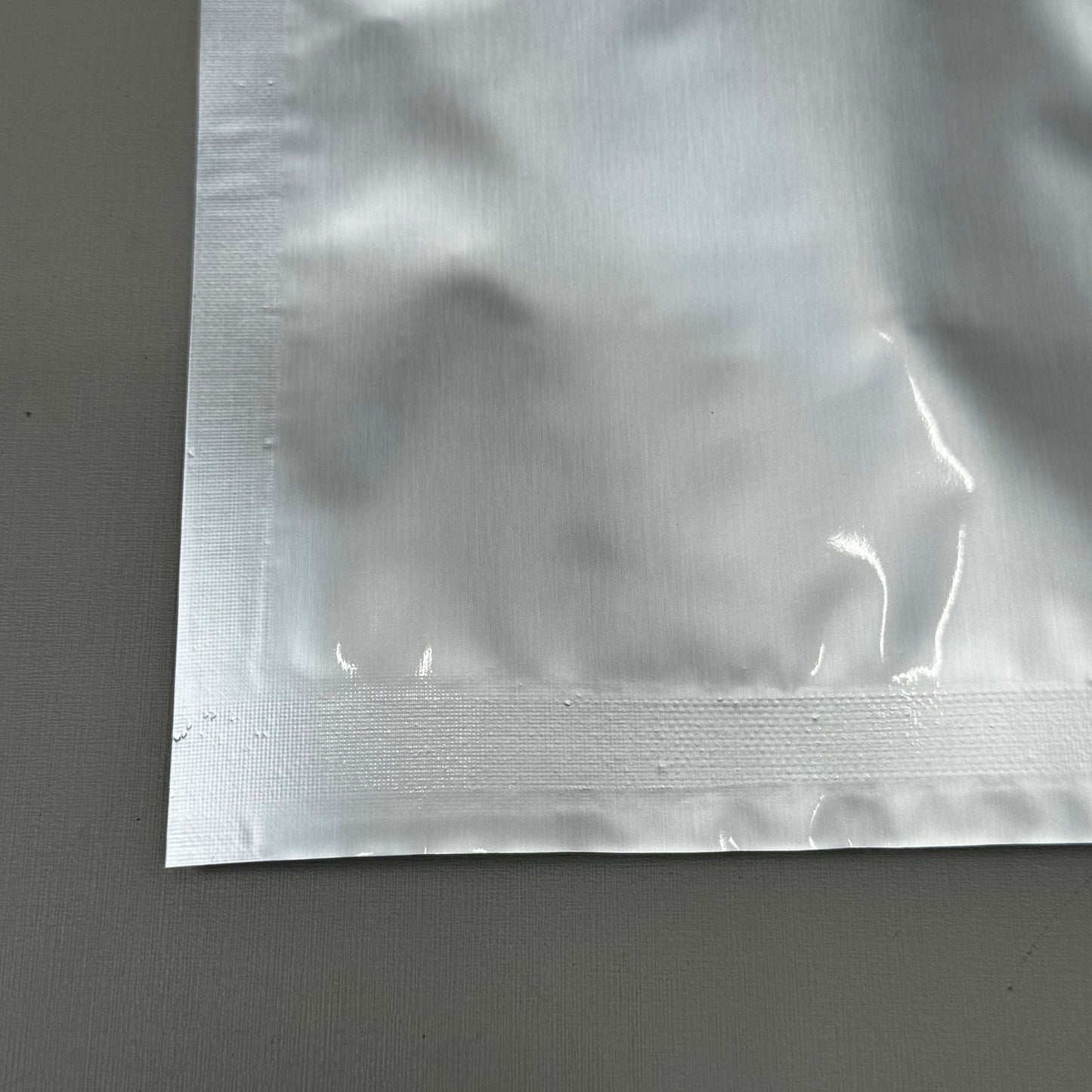 ZA@ 20 PACK! (2 Sizes: 10 of Each) Silver Foil Food Sealing Bags w/ Moisture Packs Sz 20”Wx30”L & 13”Wx18”L B