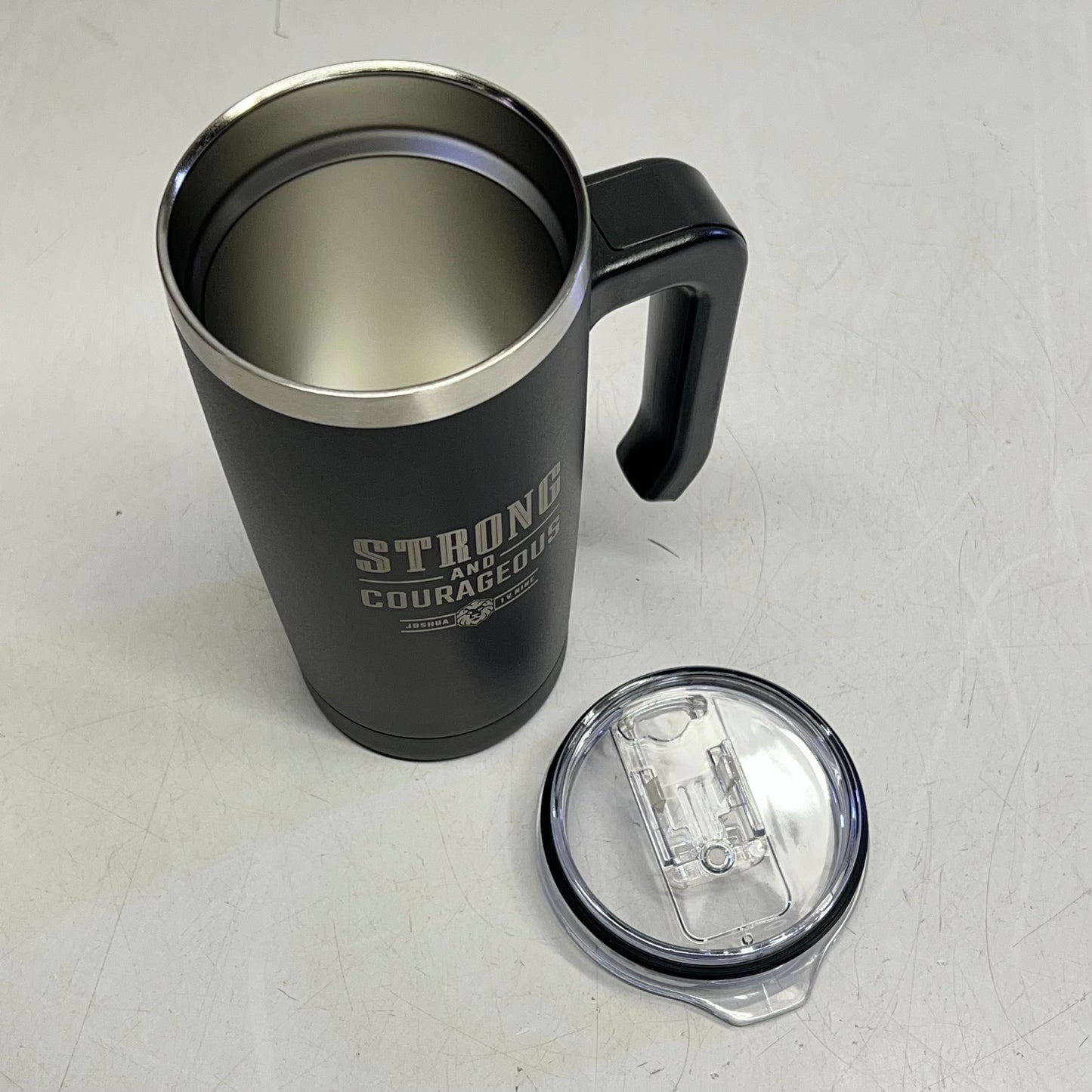 CHRISTIAN ART GIFTS Joshua 1:9 Travel Mug with Handle 18 fl oz Black SMUG326