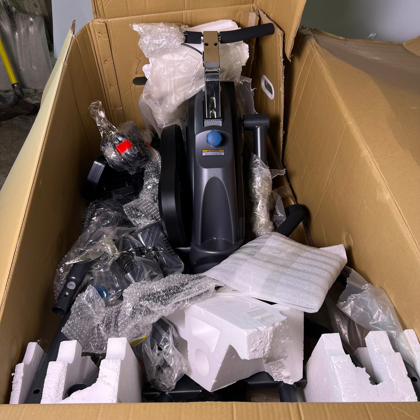 TEETER Freestep LT3 Recumbent Cross Trainer SE2301 (New Other, Distressed Box)