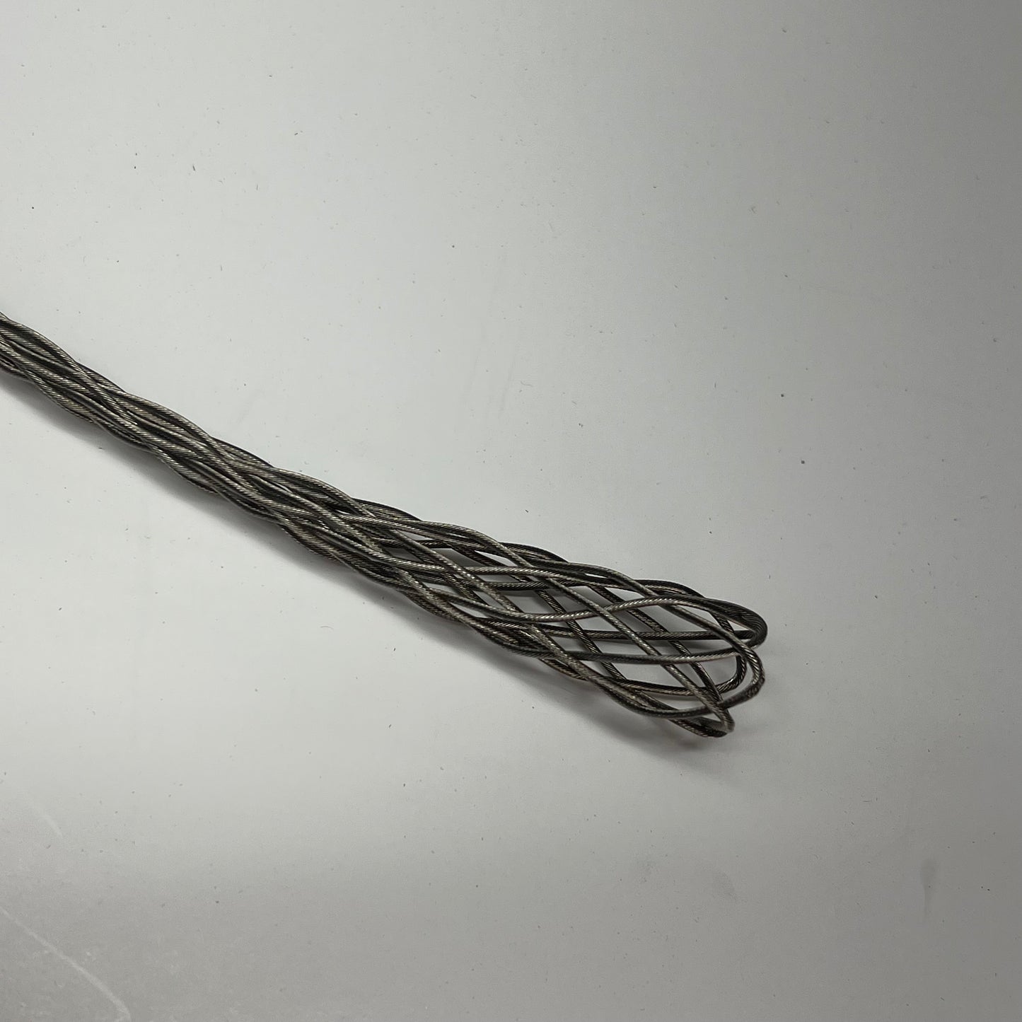 LEVITON Cable Support Grip Closed Mesh Standard Duty .75-1 Silver L9503-100