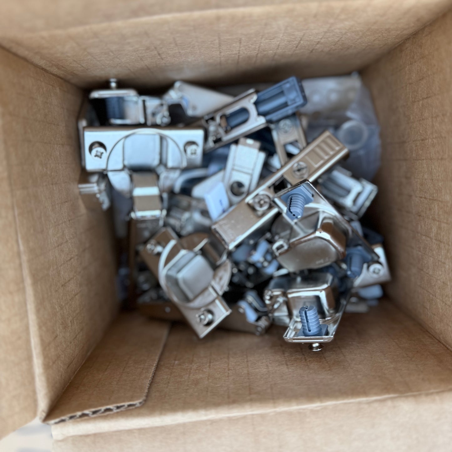 ZA@ Pallet of REBORN CABINETS Pressed Wood Cabinetry Parts Black, White (AS-IS)