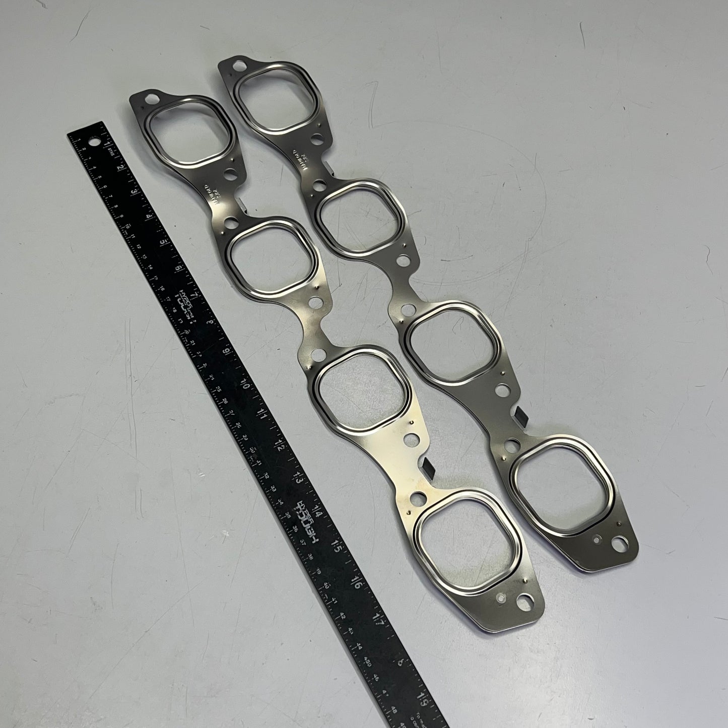 (PAIR) International Exhaust Manifold Gaskets 7.4/8.1L-T Chrome 33500014