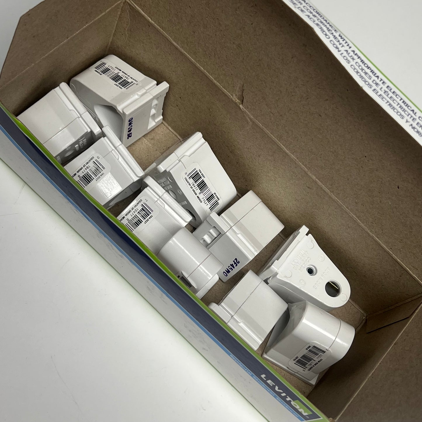 LEVITON (10 PACK) Slimline Base Single Pin Standard Florescent Lampholder 2537