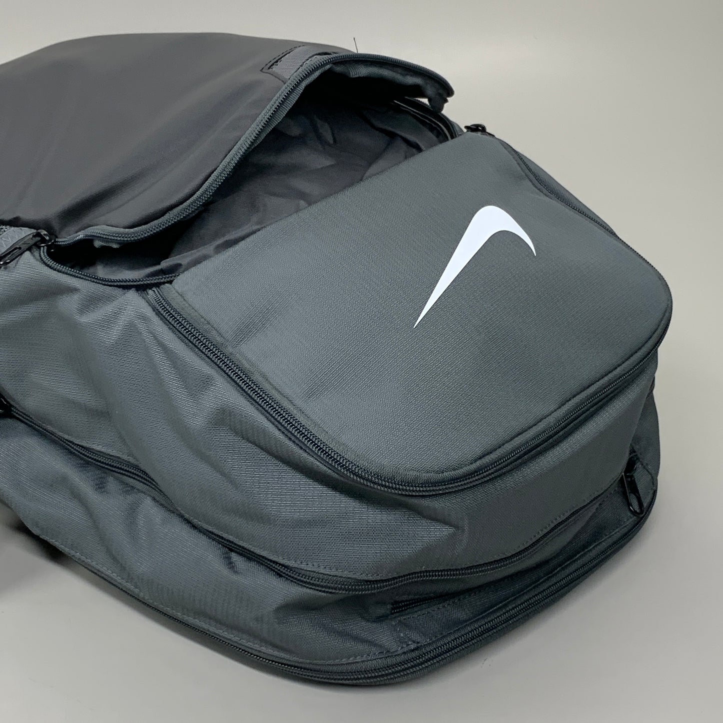 NIKE Brasila 9.5 Training Backpack 30L Grey & White DM3975-068