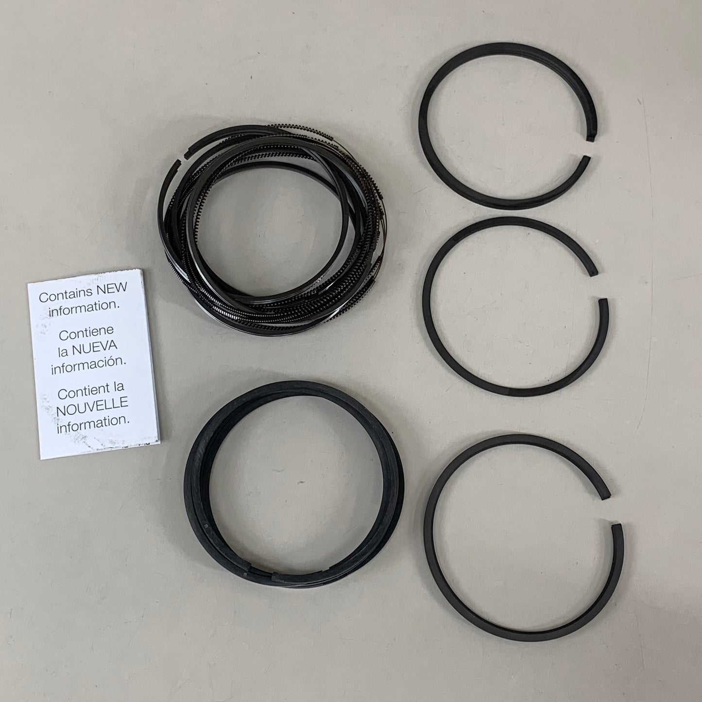 MAHLE Engine Piston Ring Set For Ford 41940