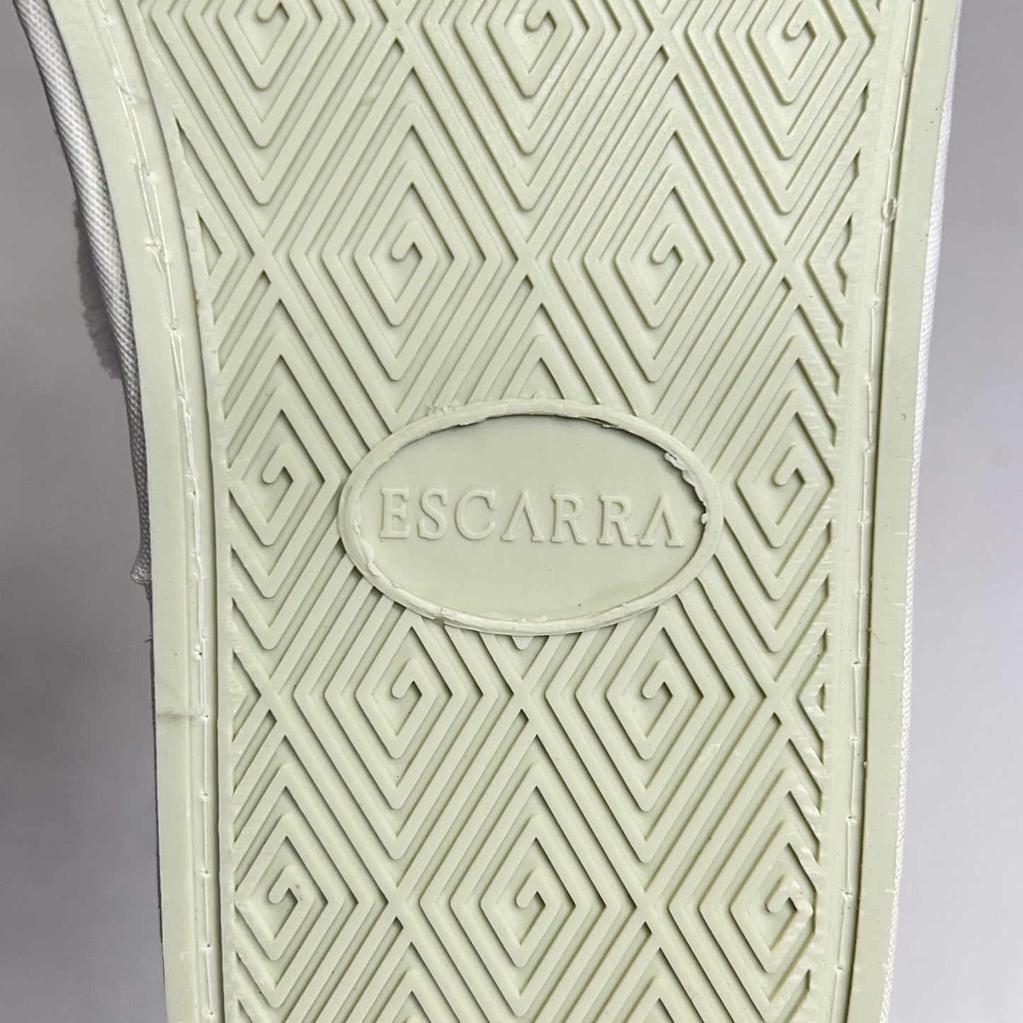 TRUMP NATIONAL DORAL MIAMI Spa Slippers  Men's Sz 12 Women's Sz 14 White