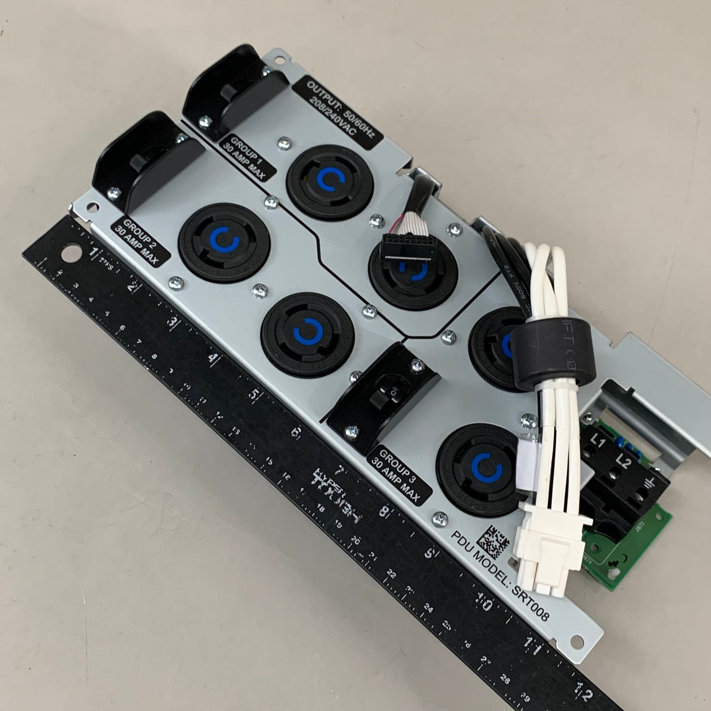 APC Smart-UPS SRT Power Distribution Unit 5.31"x11.73"x3.70" SRT008