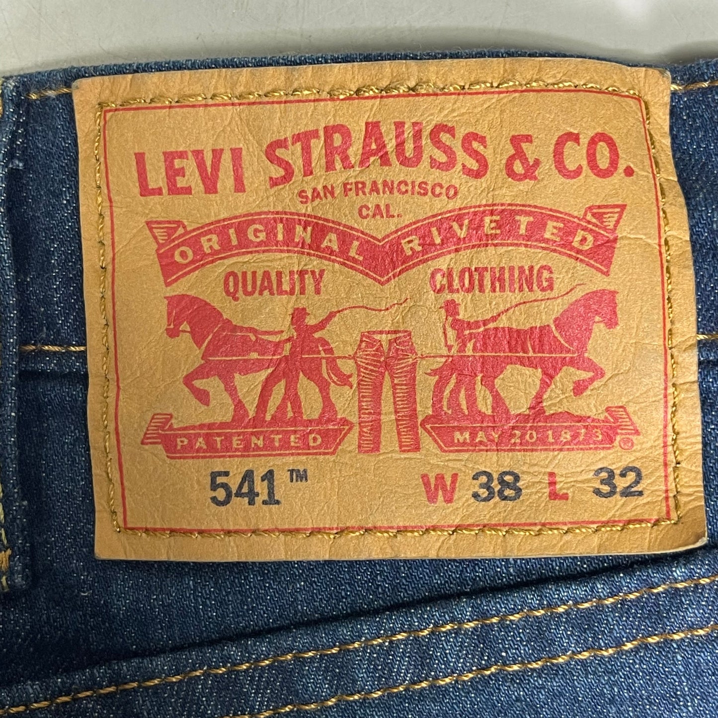 LEVI'S Men's 541 Athletic Taper Stretch Jeans W38 L32 S112444 ADPK