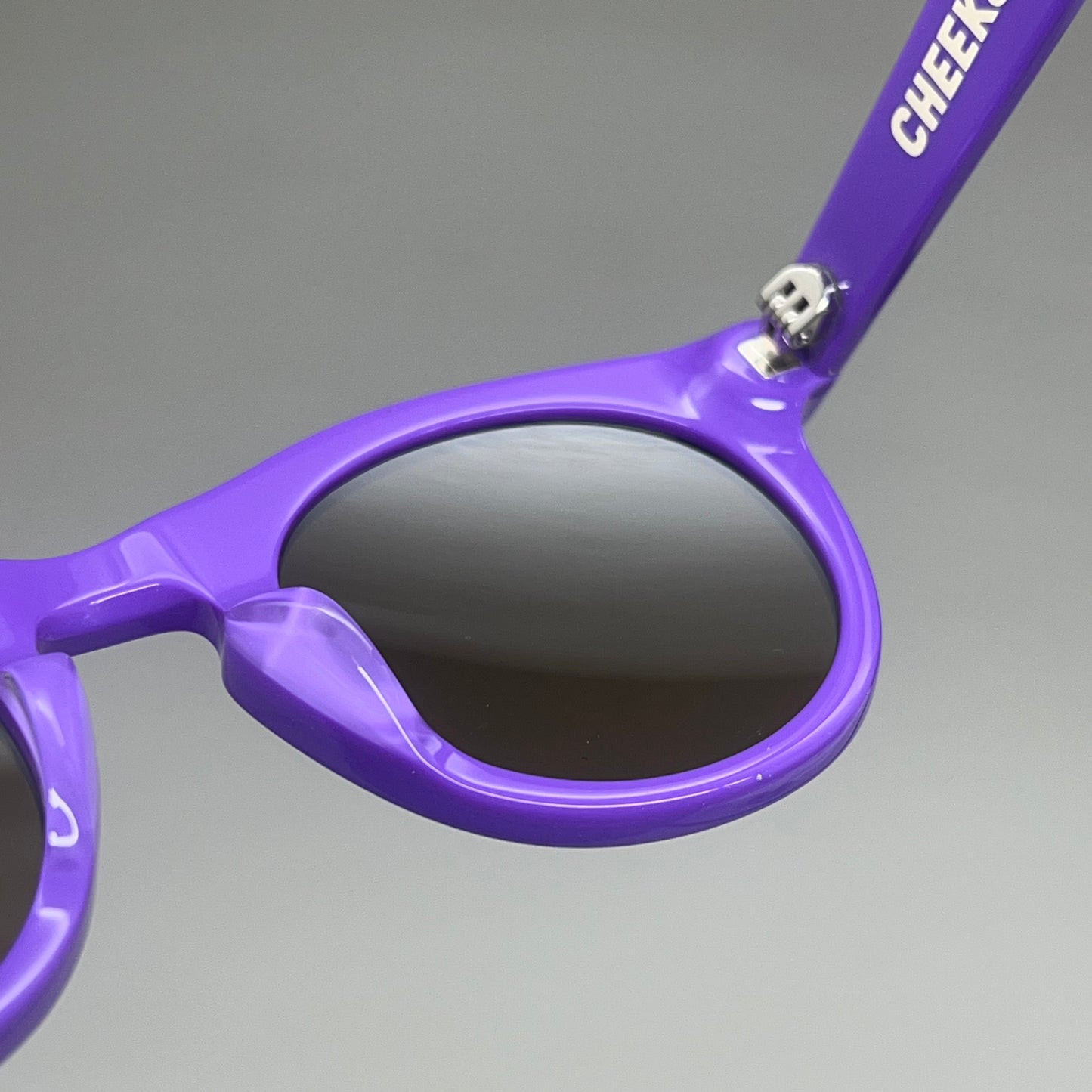 FRIDA MAE CHEEK Clemente Round Polarized Lens Sunglasses Purple SUN-ROUND-PUR