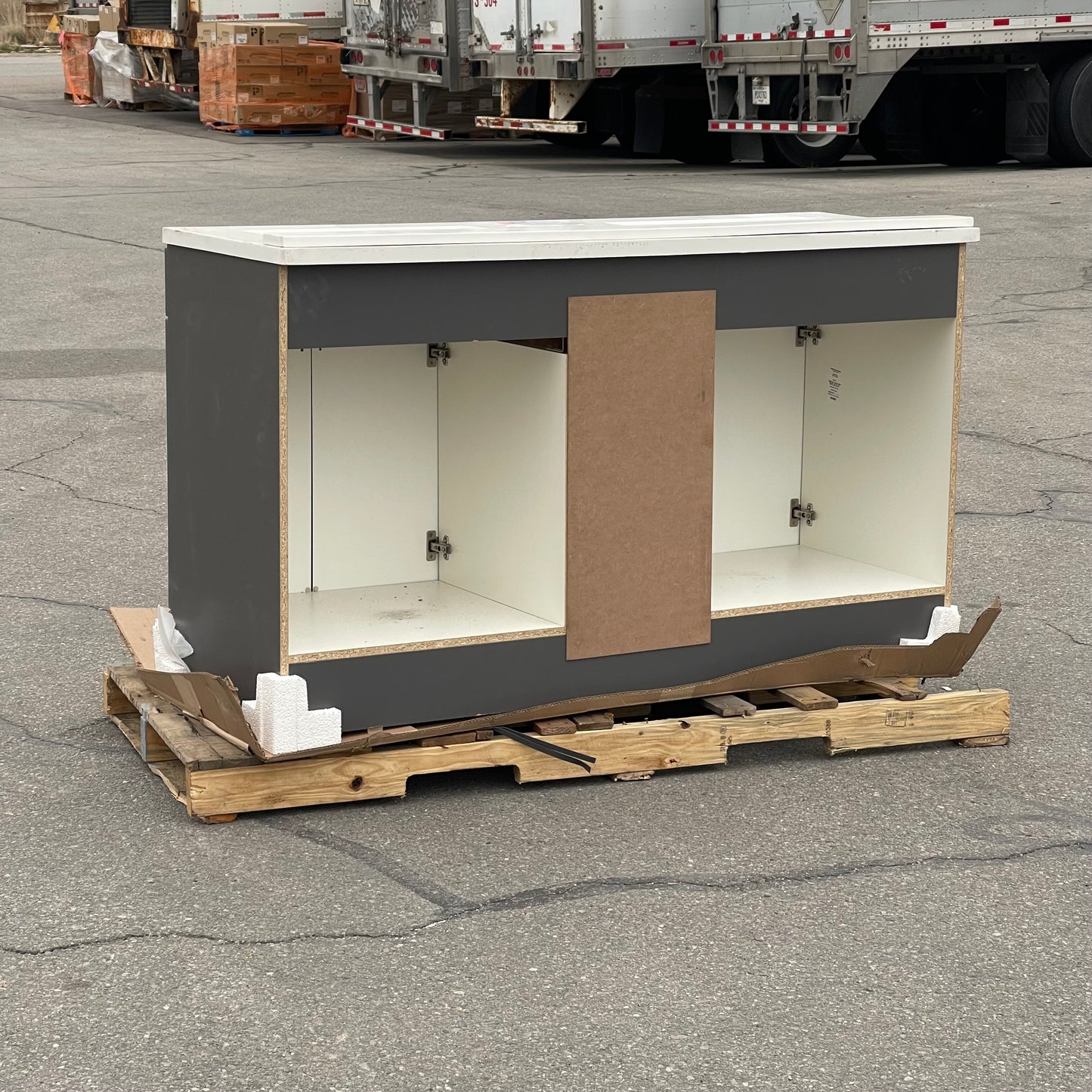 ZA@ Pallet of HOME DEPOT Thornbriar Double Sink Bath Vanity 61” TB60P2V17-CT (AS-IS)
