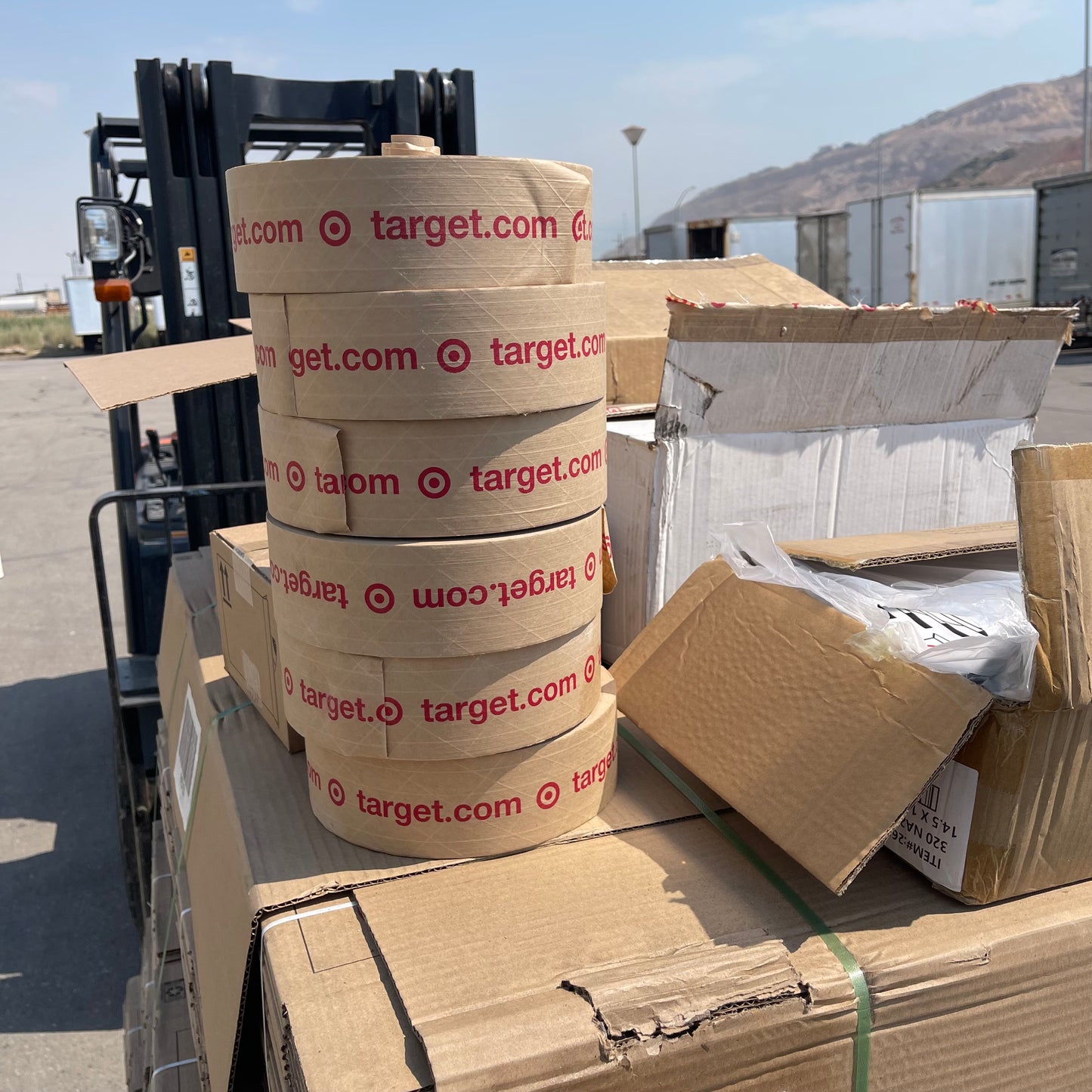 ZA@ Pallet of TARGET Cardboard Boxes, Mailers, & Kraft Paper Packing Tape (AS-IS)