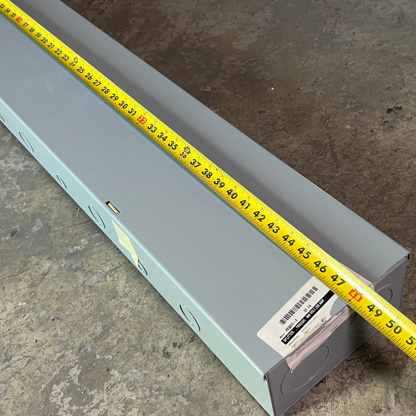 HOFFMAN Splitter Trough 8.5"L x 5"W x 48"H Grey AST4224R (New Other, Distressed Box)