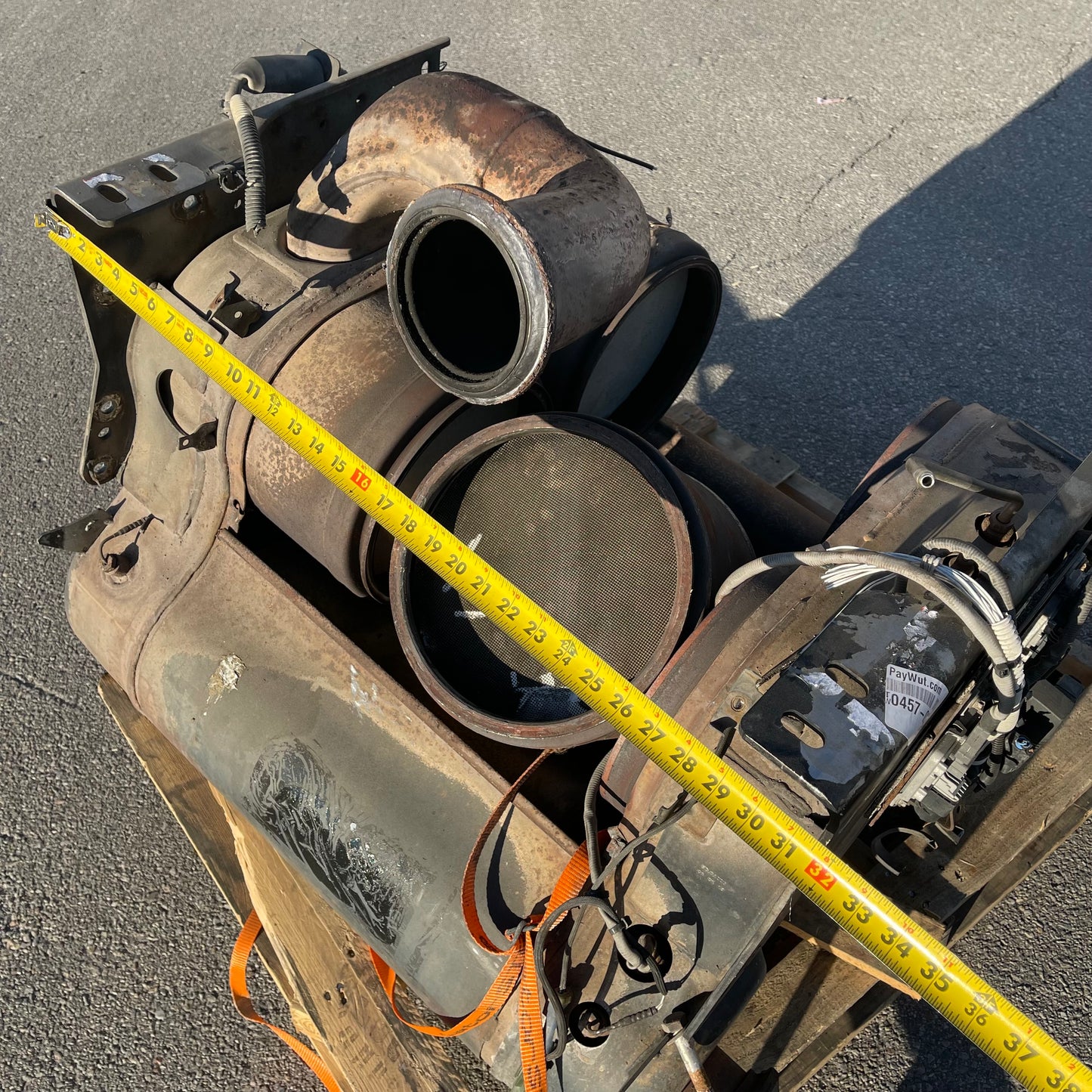ZA@ Pallet of DETROIT DIESEL One-Box DD13, DD15, DD16
