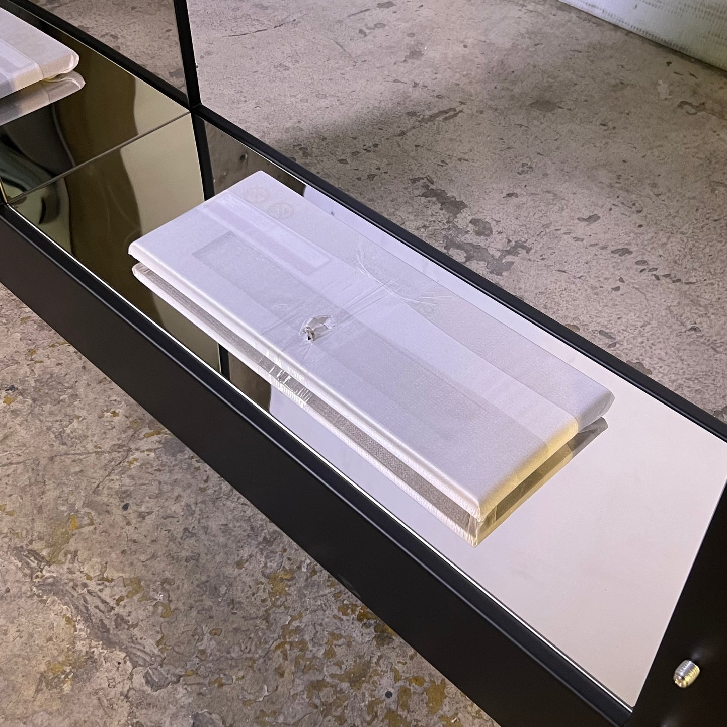 BIO FLAME  Double Sided Rogue 2.0 DS Fire Box 27.5"x36"x10.0" Black 2.0 DS (Minor Scratches)