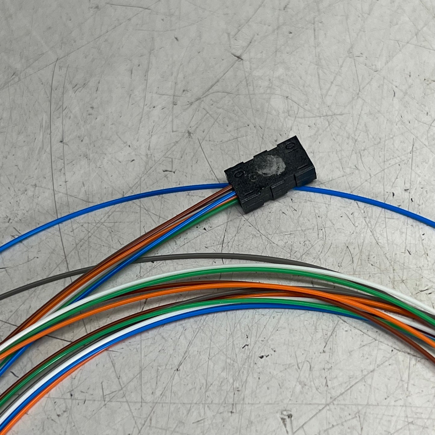 BELDEN Optical Fiber Field Breakout Kit Plastic Housing 6 Fiber 6 Tubes AX101100