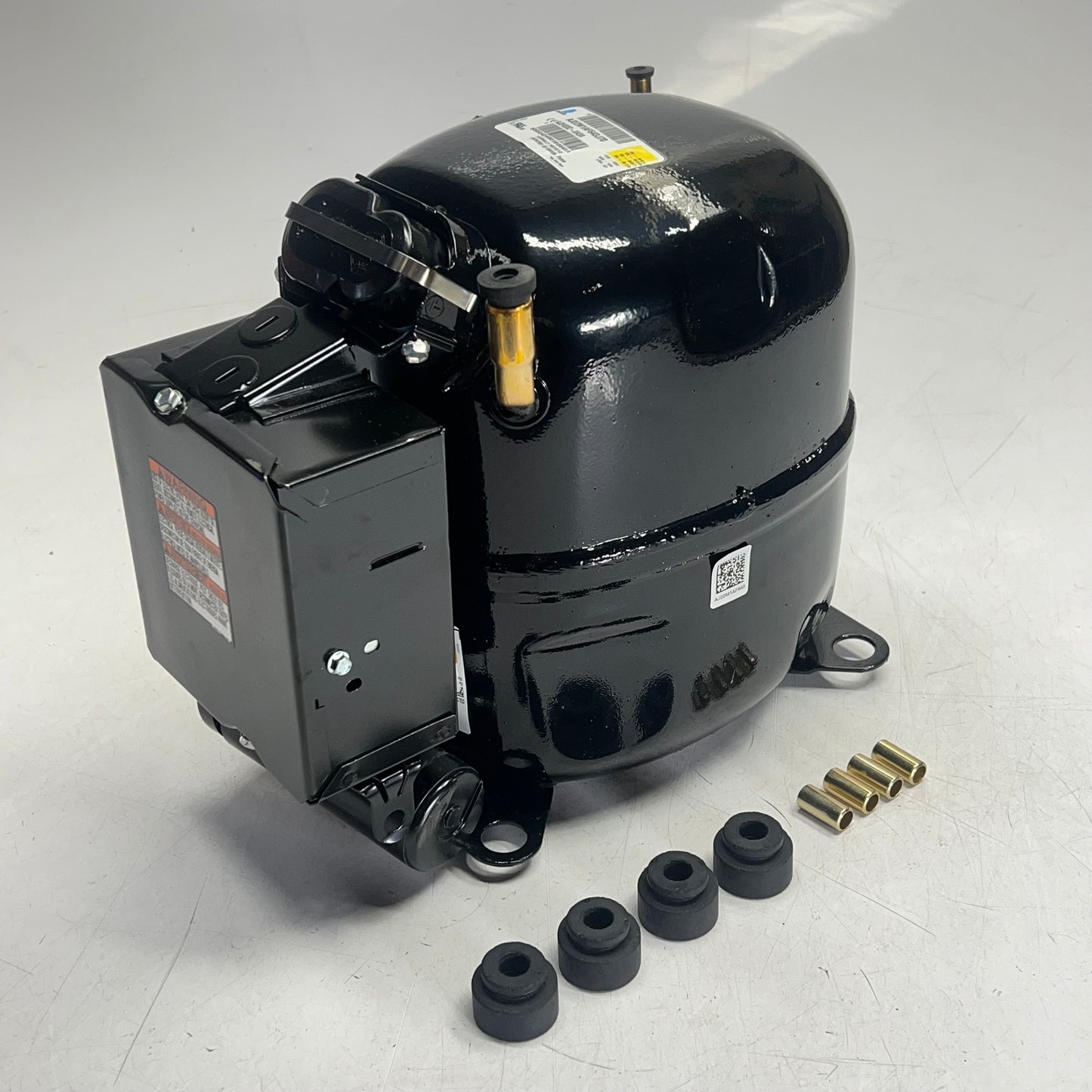 TECUMSEH Hermetic Refrigeration Compressor 3/4 HP Black AJ2ZM1AF643J70