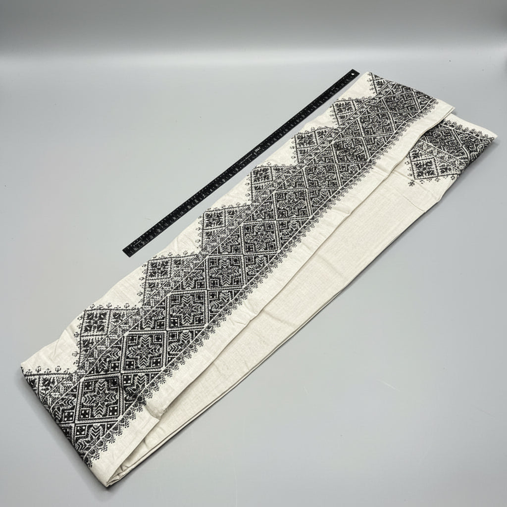 BANANA REPUBLIC Heirloom Embroidery Duvet Cover King 108"W x 96"L Black/Crème