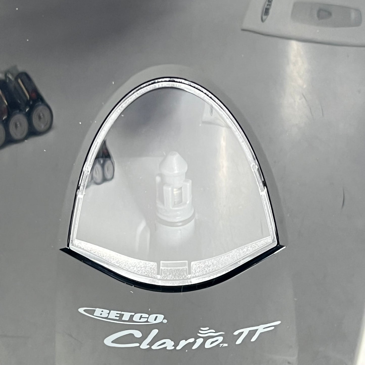BETCO CLARIO Touch Free Foam Soap Dispenser W/ Batteries 12" L Black 91968-00
