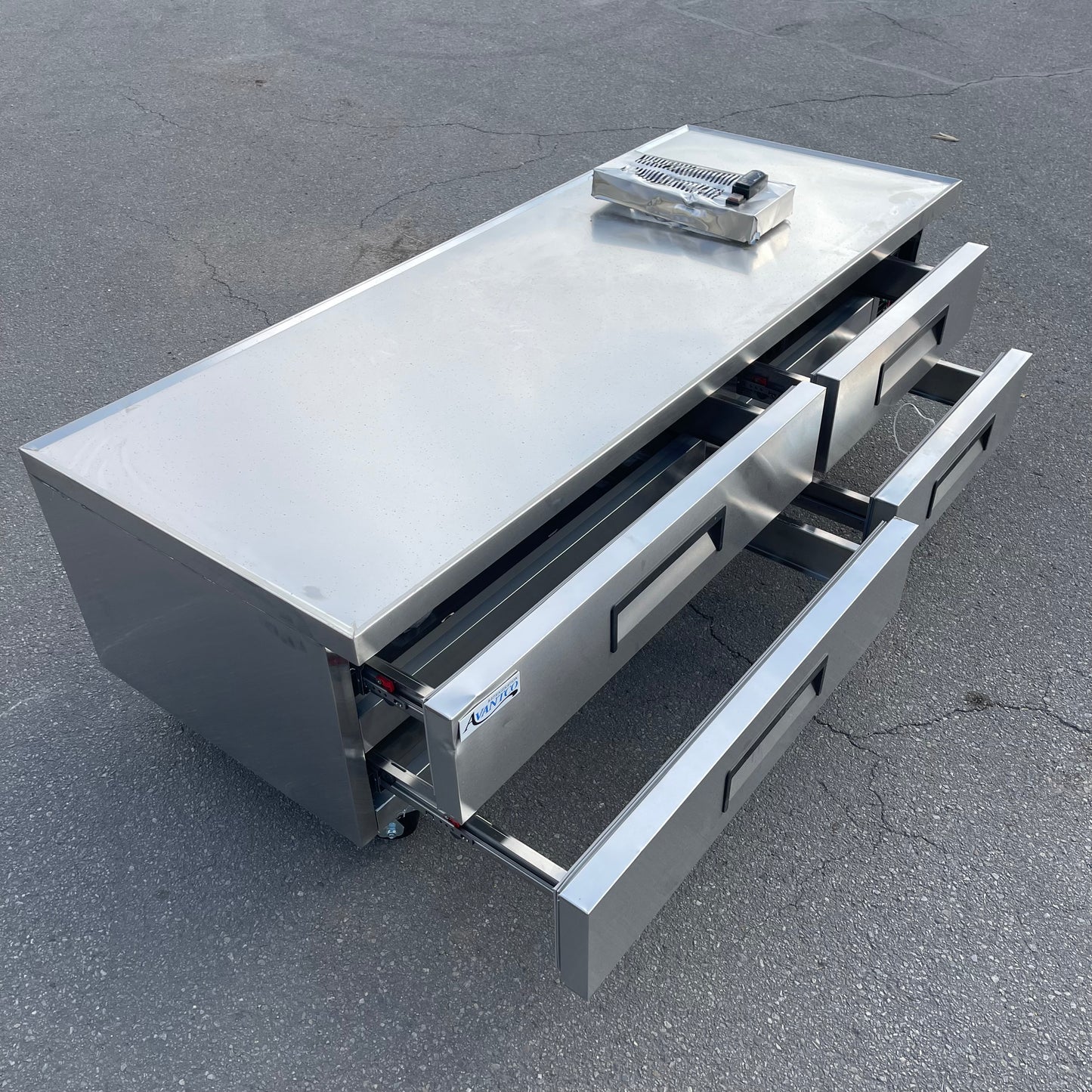 AVANTCO 4-drawer Refrigerated Chef Base 84”x32”x26 Stainless Steel 178CBE84HC