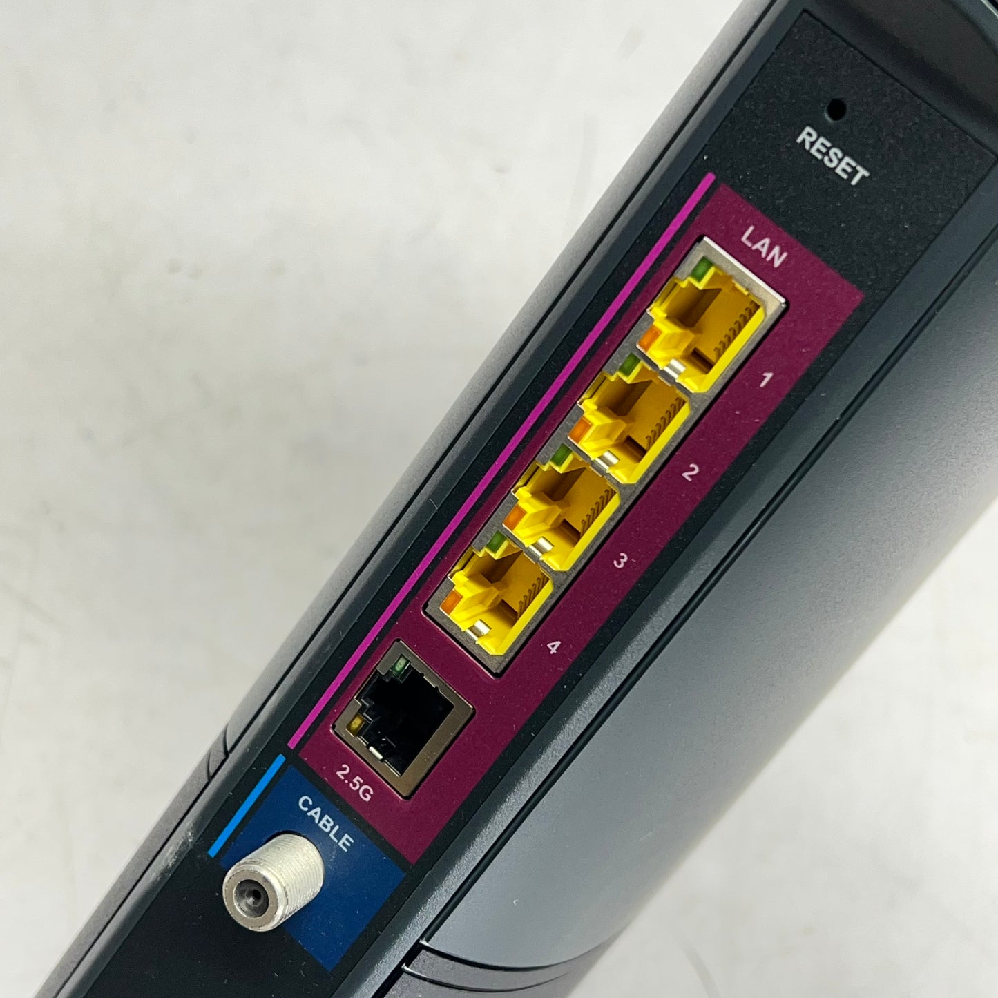 ARRIS Refurbished Cable Modem/Router Combo Docsis 3.1 Multi-Gigabit Wifi G36-RB