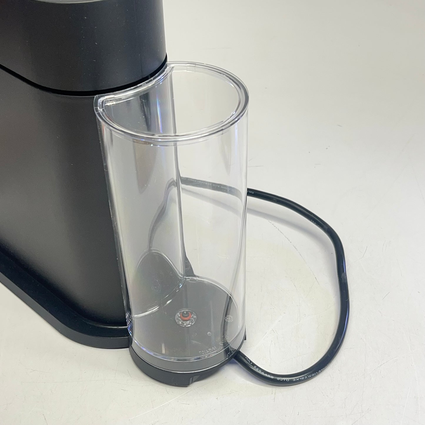 DELONGHI Nespresso Vertuo Next W/ Aeroccino 120V Black/Chrome ENV120CAE