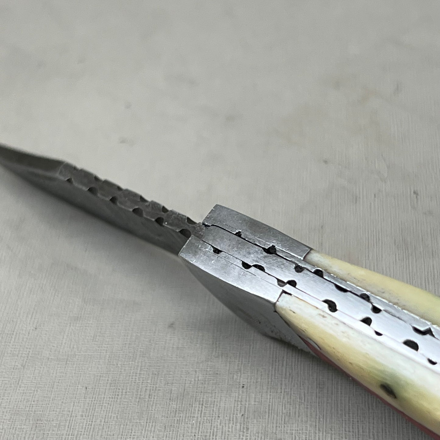 XROSSROADS Damascus Folding Pocket Knife(Locking) W/Sheath 6.5" Red/White/Blue