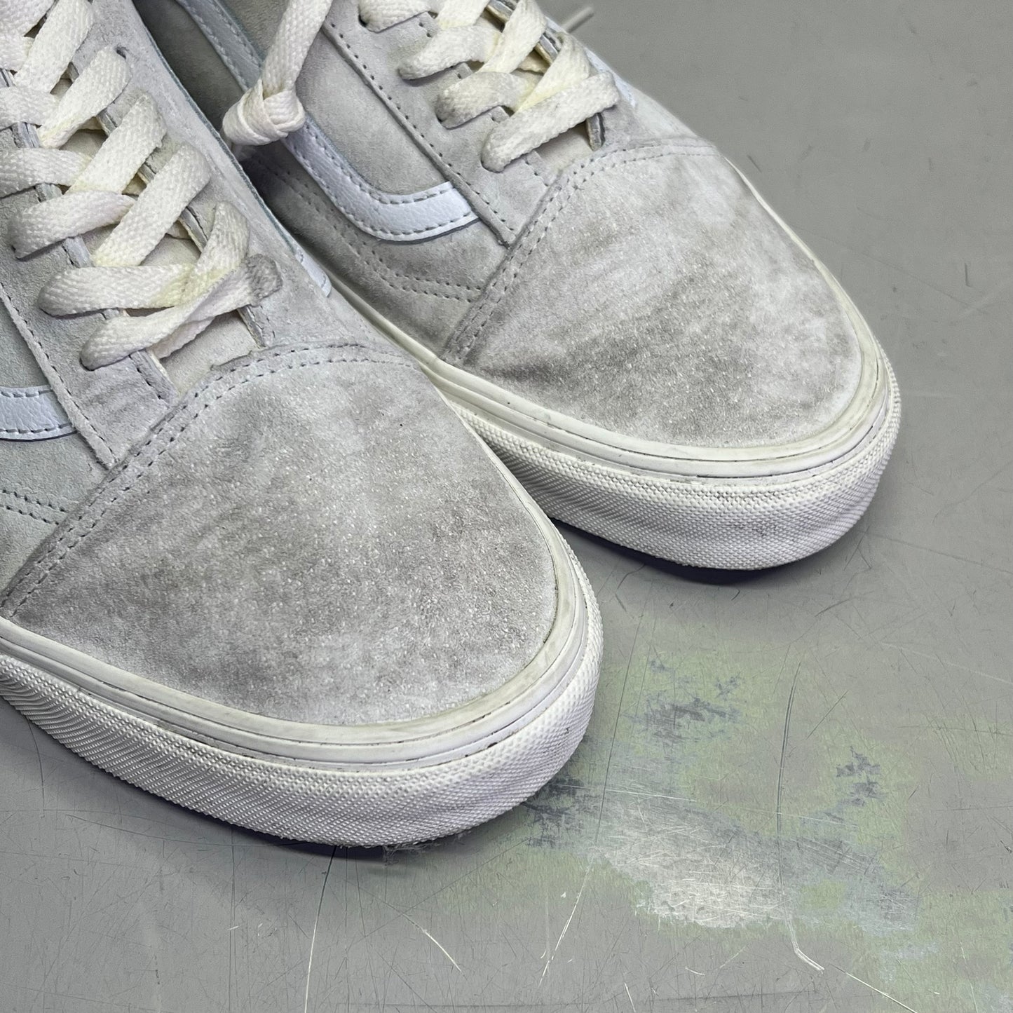 VANS Old Skool Lowpro Suede Sneakers  Men's Sz 11 Off White (Pre-Owned)