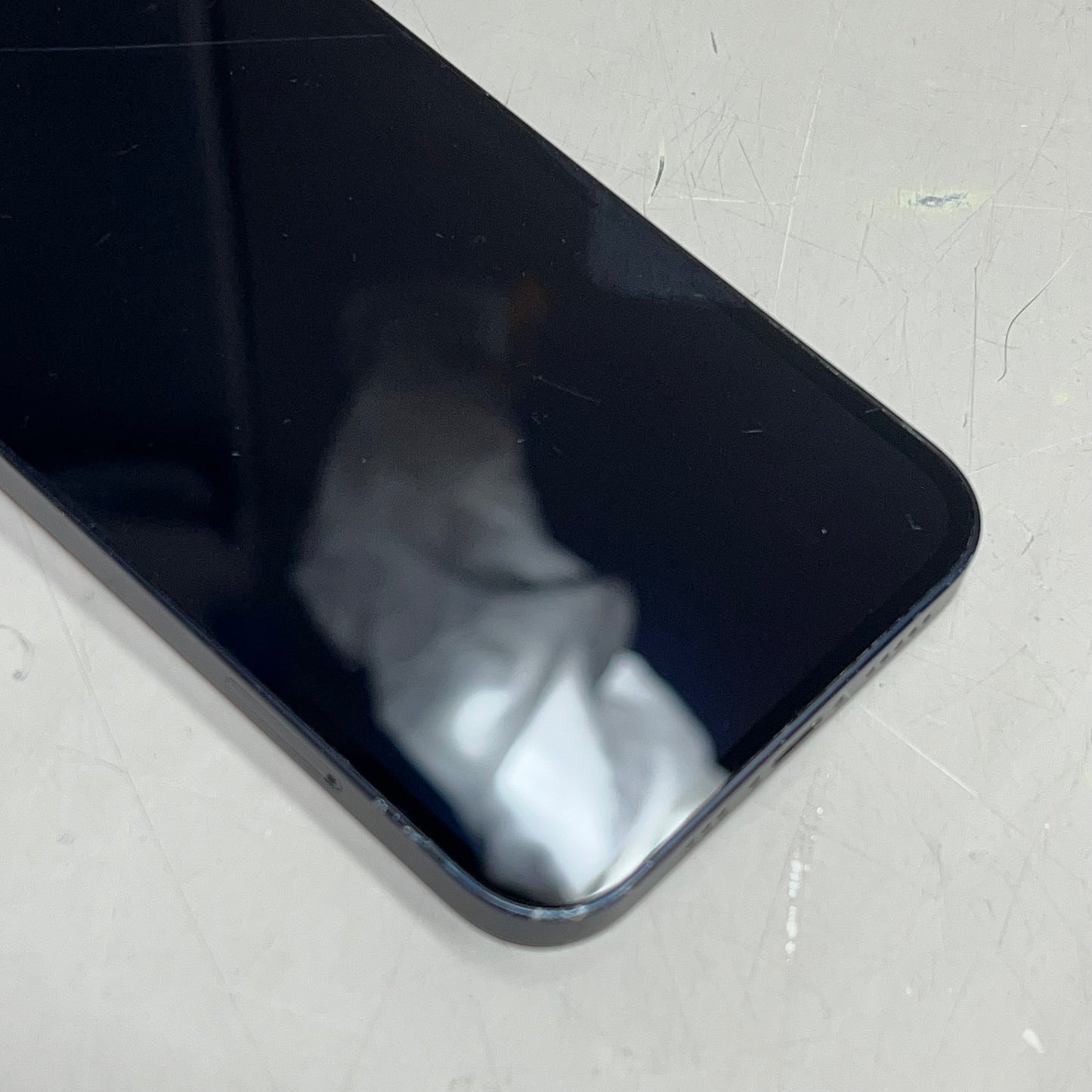 APPLE 2020 iPhone 12 64GB IOS 17 6.1" Display Black A2172 (Pre-Owned )