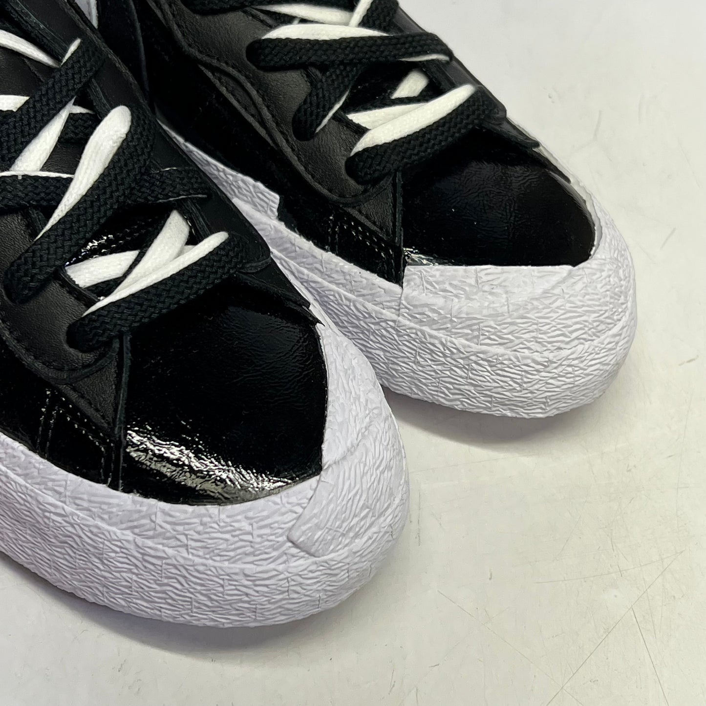 NIKE Blazer Low X Sacai Black Patent Leather Shoes Men's Sz 12 Black/White DM6443 001