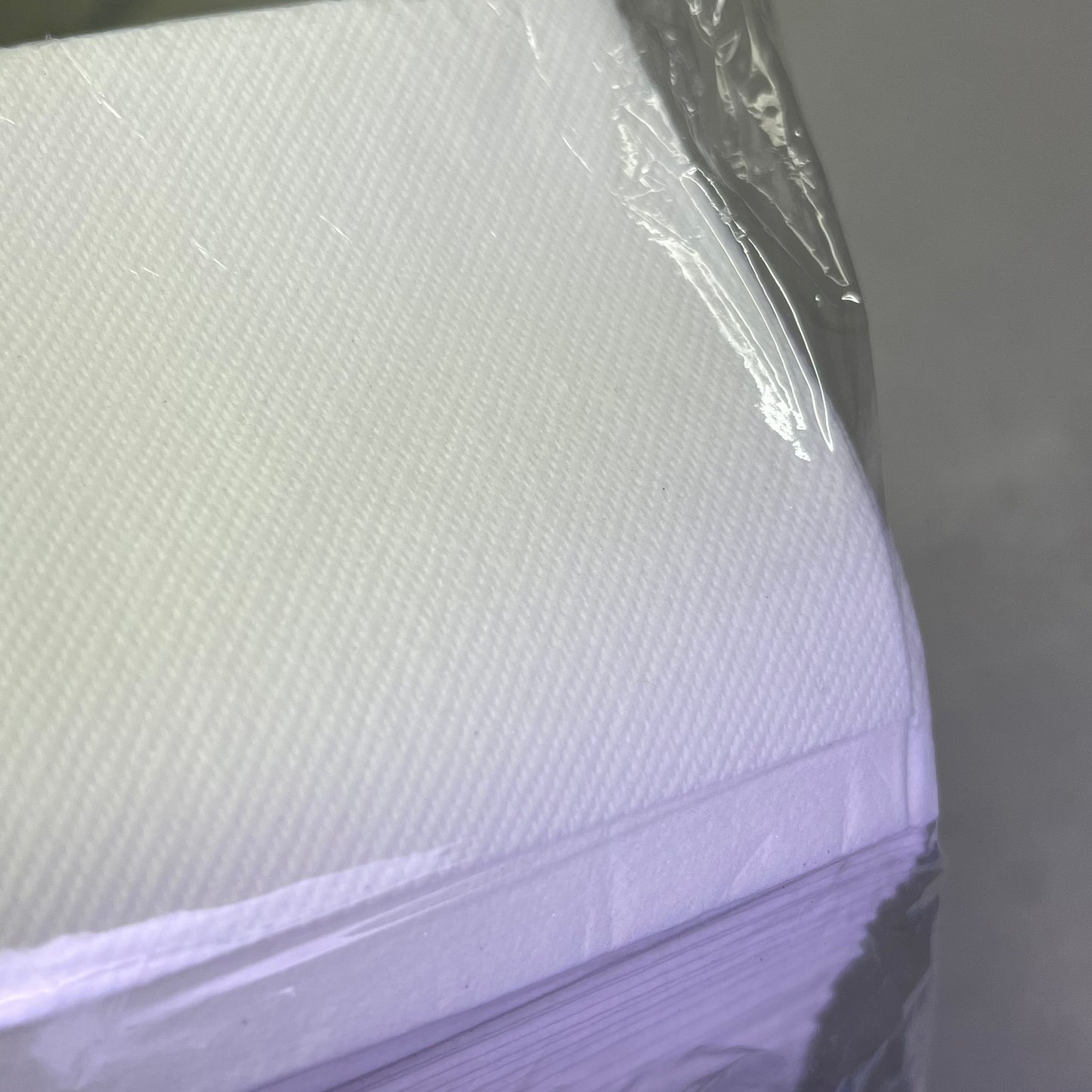 SANIWORKS (500 PACK) Highly Absorbent & Soft Quest Towels Airlaid  12"x17" White