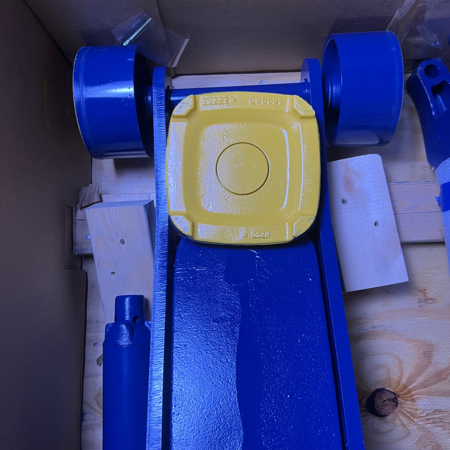 ZA@ HEIN-WERNER 10 Ton Air/Manual Hydraulic Service Jack HW93662 A