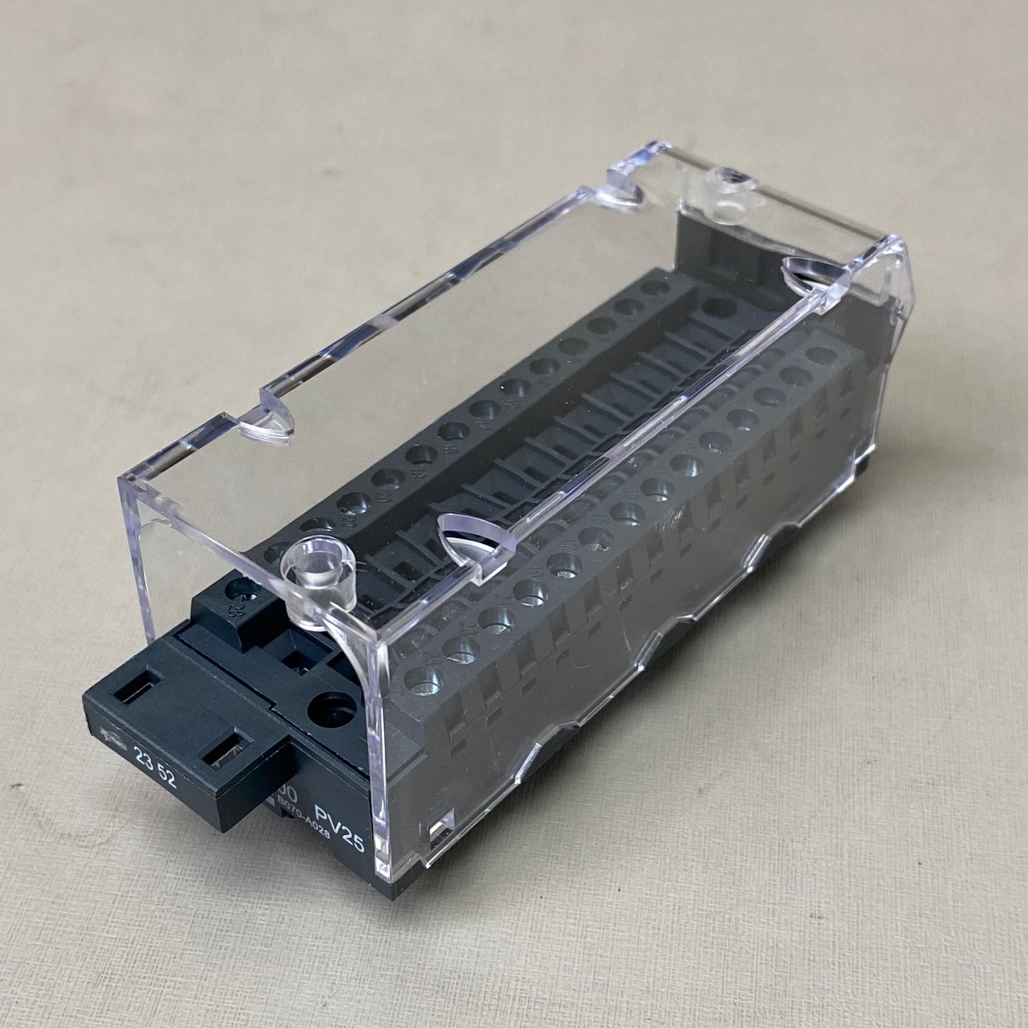 SCHNEIDER ELECTRIC Caged Terminal Strip 4"x2"x2" Black BMXFTB2800