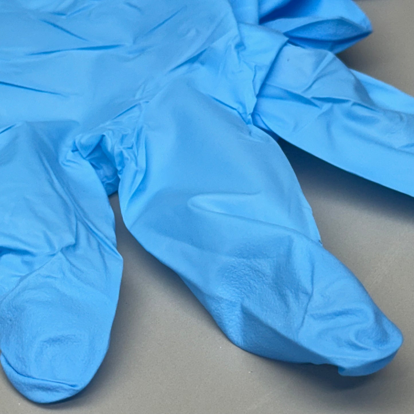 SHOWA 7502PF ChemRest Biodegradable Disposable Nitrile Powder-Free Safety Glove, Food Safe Blue 200 Gloves in 1 Box