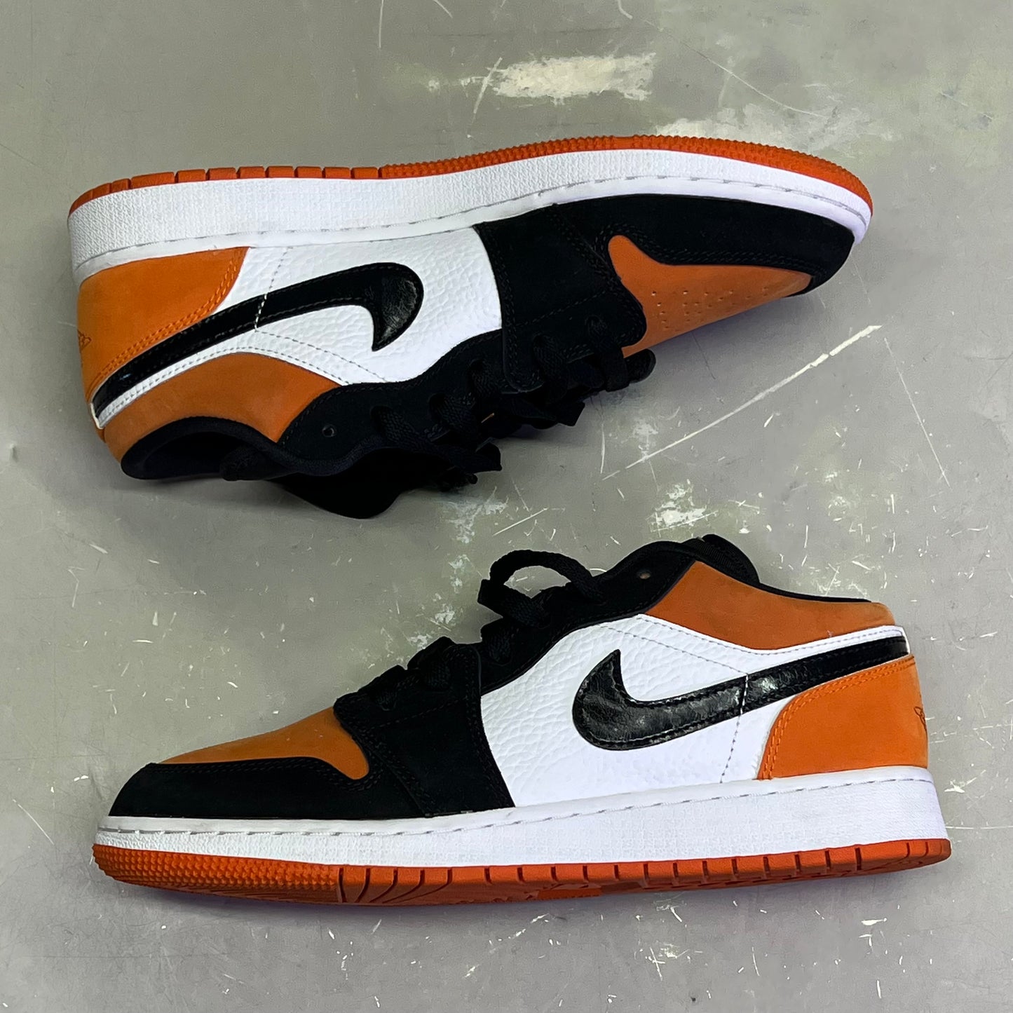 NIKE Air Jordan 1 Low Shattered Backboard Boys Sz 7Y Orange/Black (Pre-Owned)