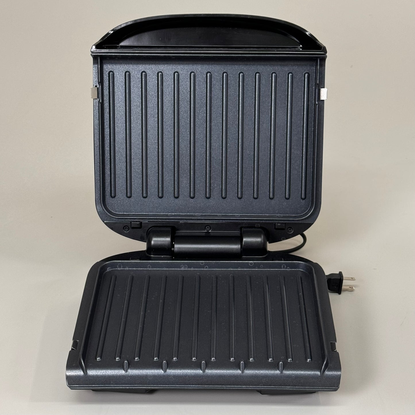 GEORGE FOREMAN Family Sized 4 Serv Grill & Panini Press 60sq. in Black GRES060BS