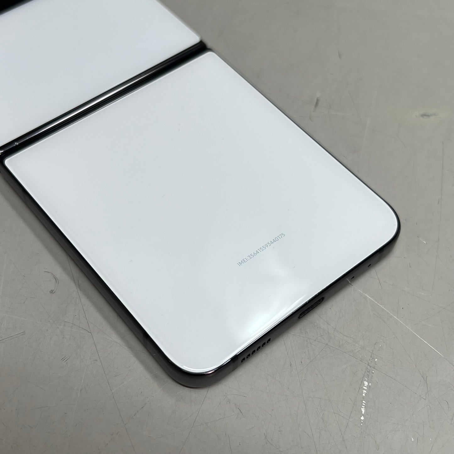 SAMSUNG Z Flip 4 Smartphone 128GB 6.7" Display White (Pre-Owned)