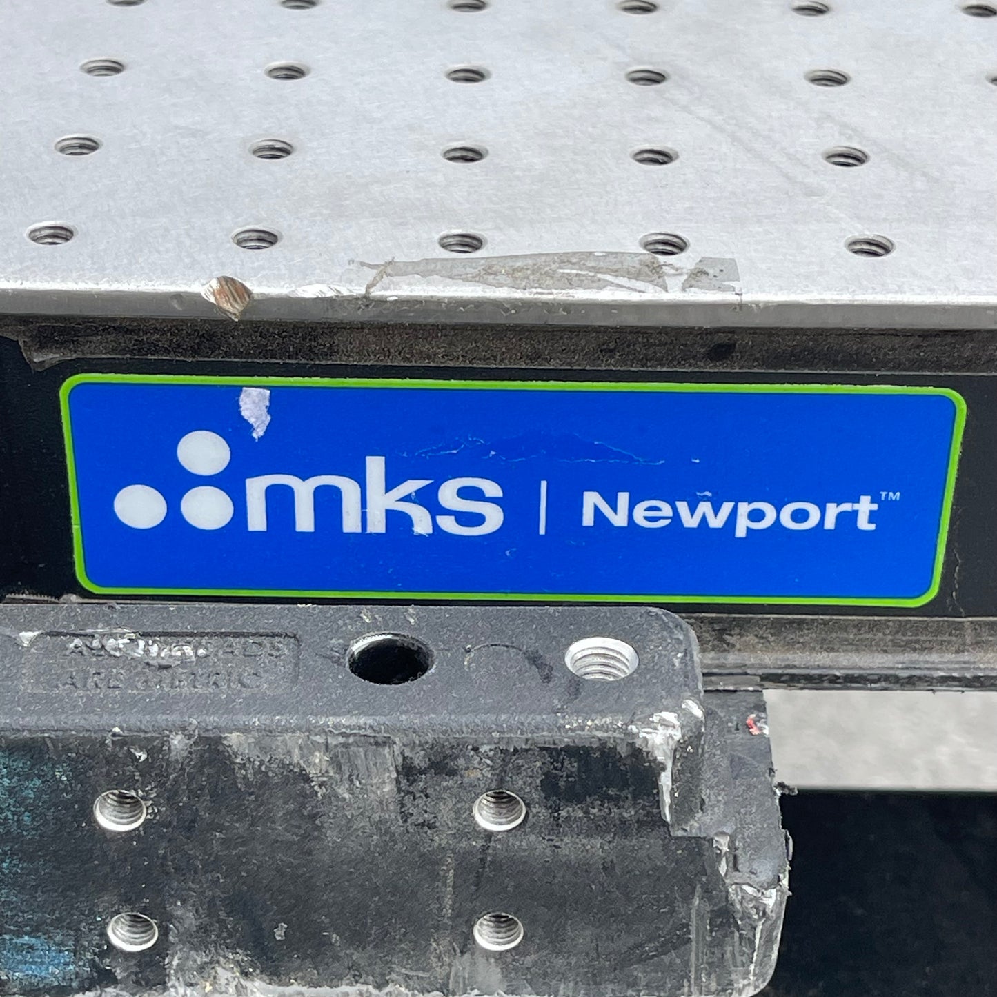 NEWPORT Vision IsoStation Optical Workstation Black 39"x34"x33" (AS-IS)