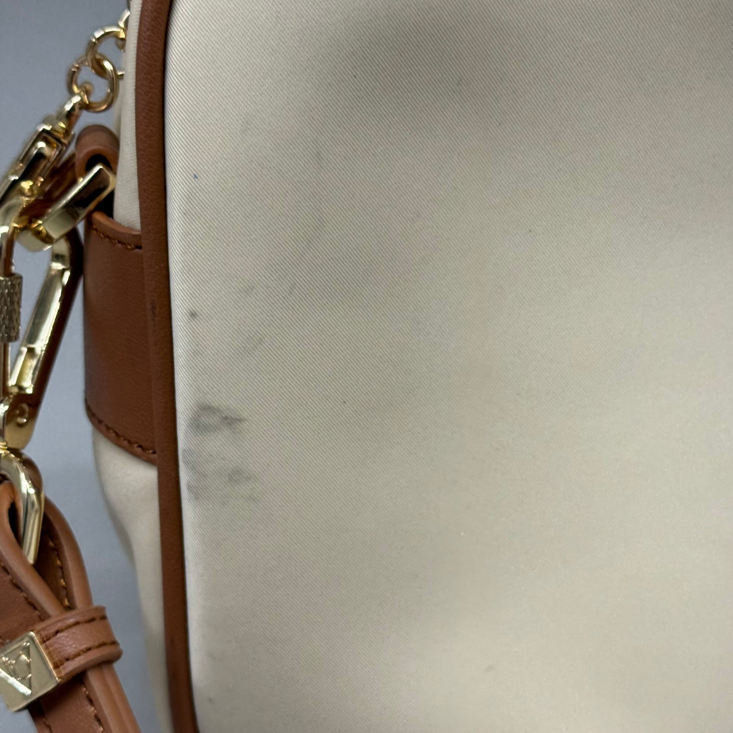 ARDEN COVE Crissy Full Crossbody Nylon Anti-theft Bag W/ Locking Straps Cream (New Without Tags)