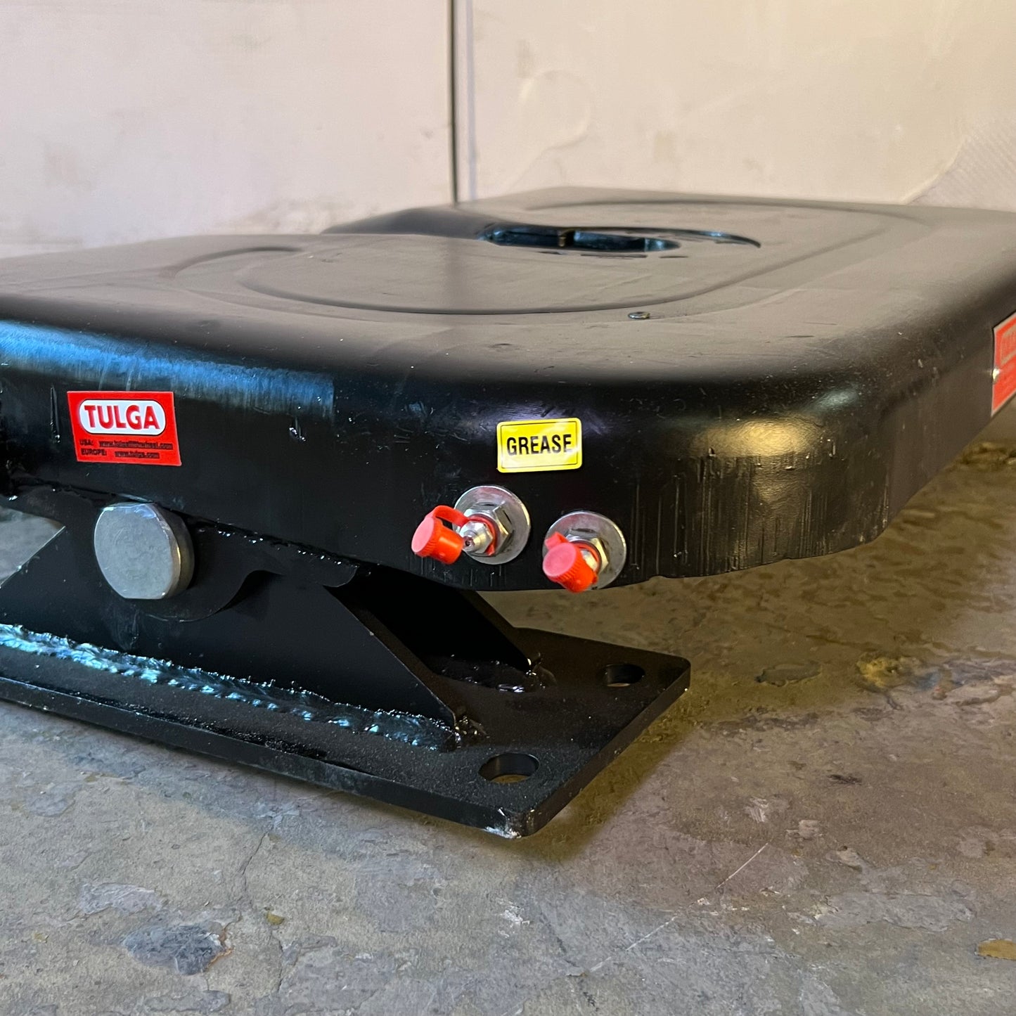 TULGA T10 Fifth Wheel Hitch 36k for Chassis Sz 21"W x 27"L x 6"H