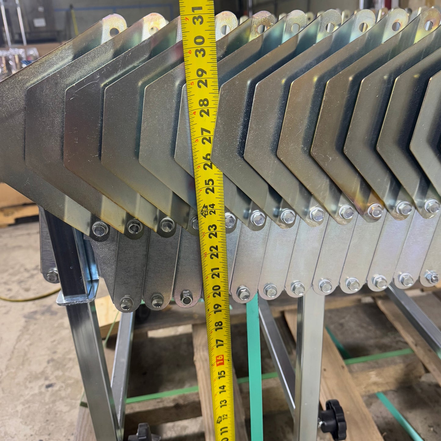 FMH CONVEYORS Flexible Gravity Skate Wheel Conveyor Sz 30” H 0333481